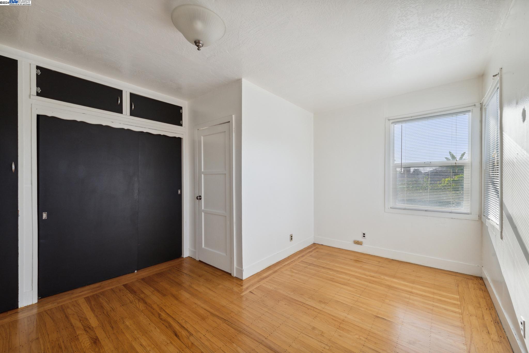 2238 Roosevelt Ave
