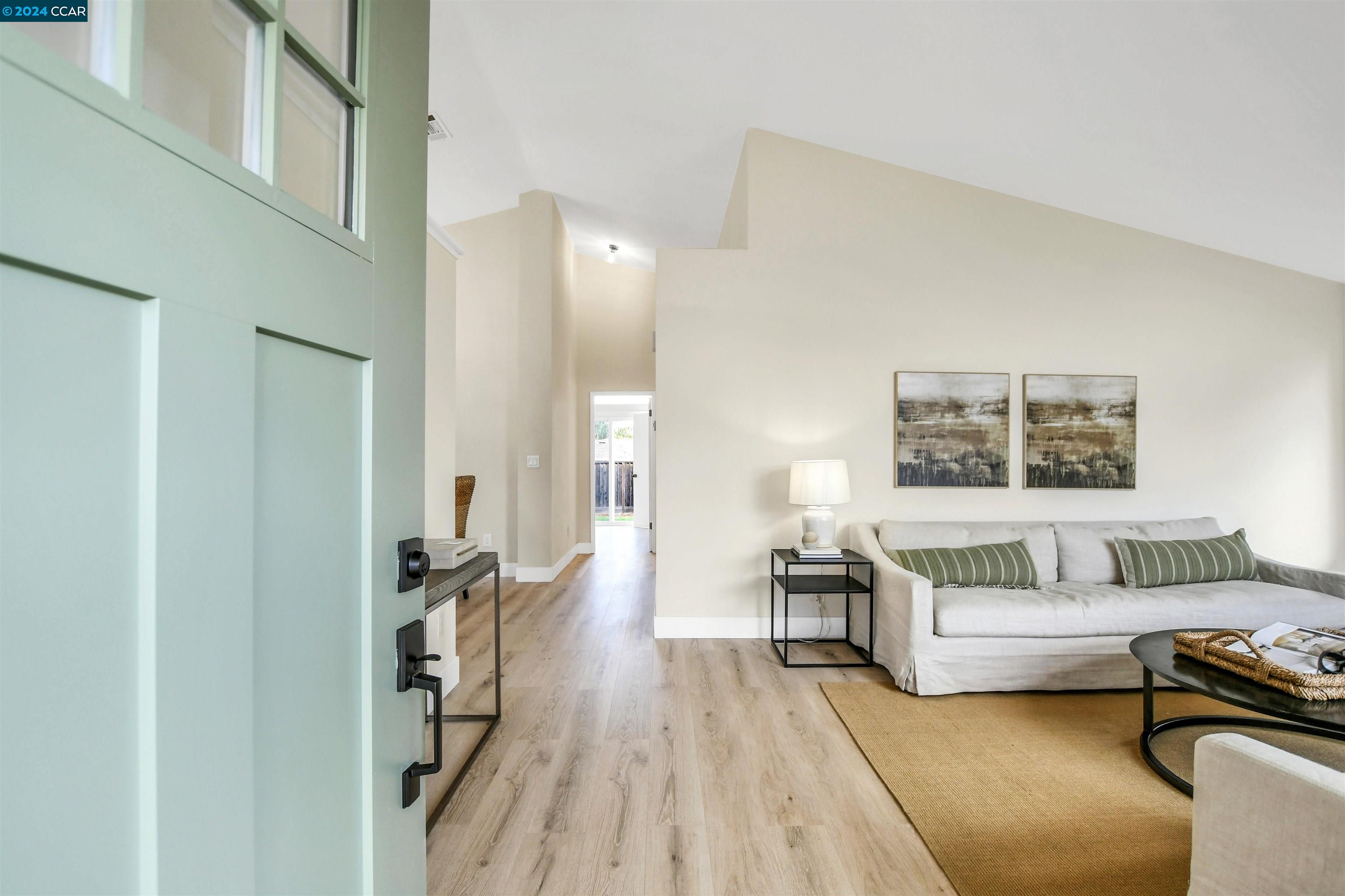 3013 Van Buren Ct