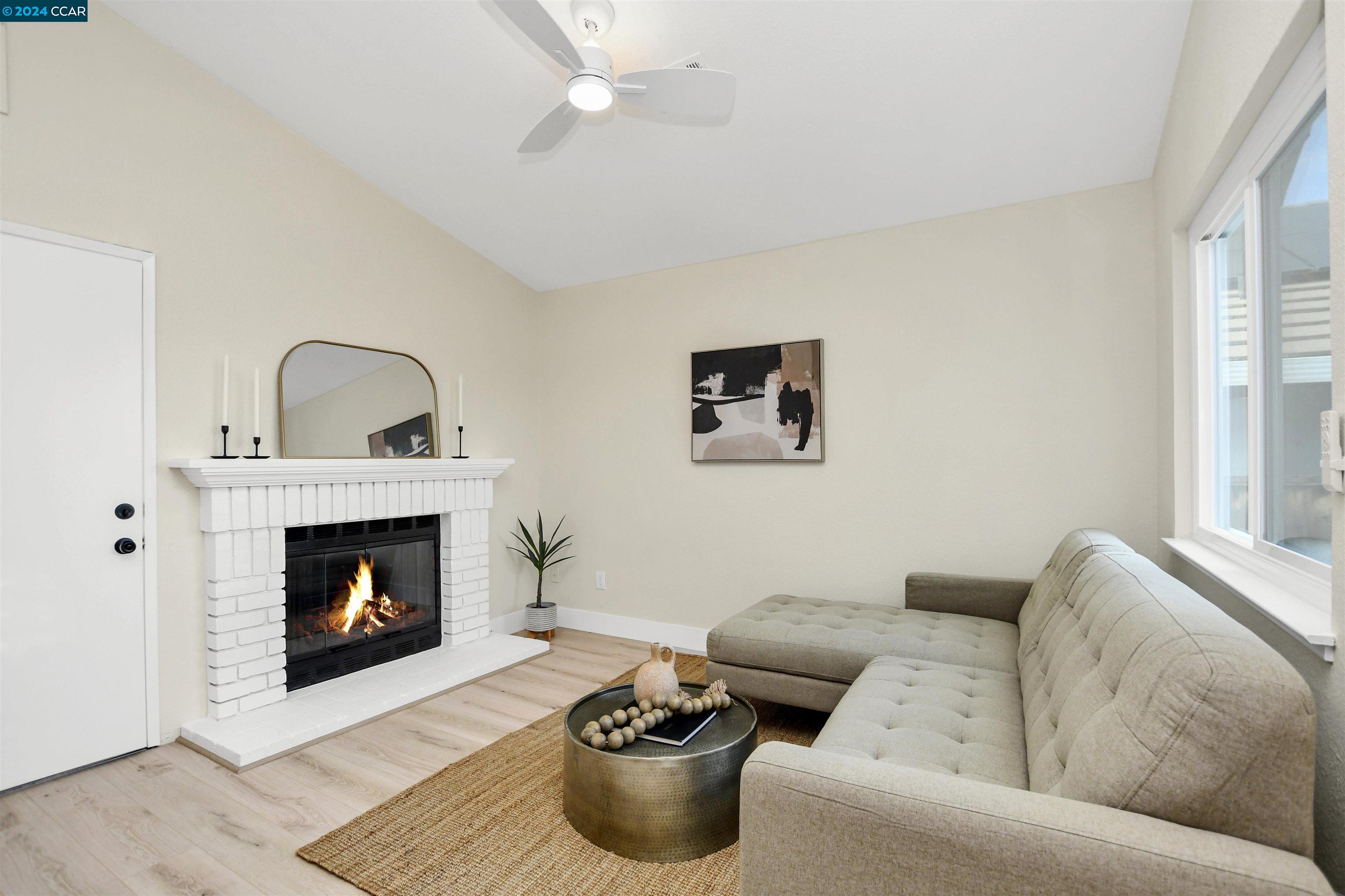 3013 Van Buren Ct
