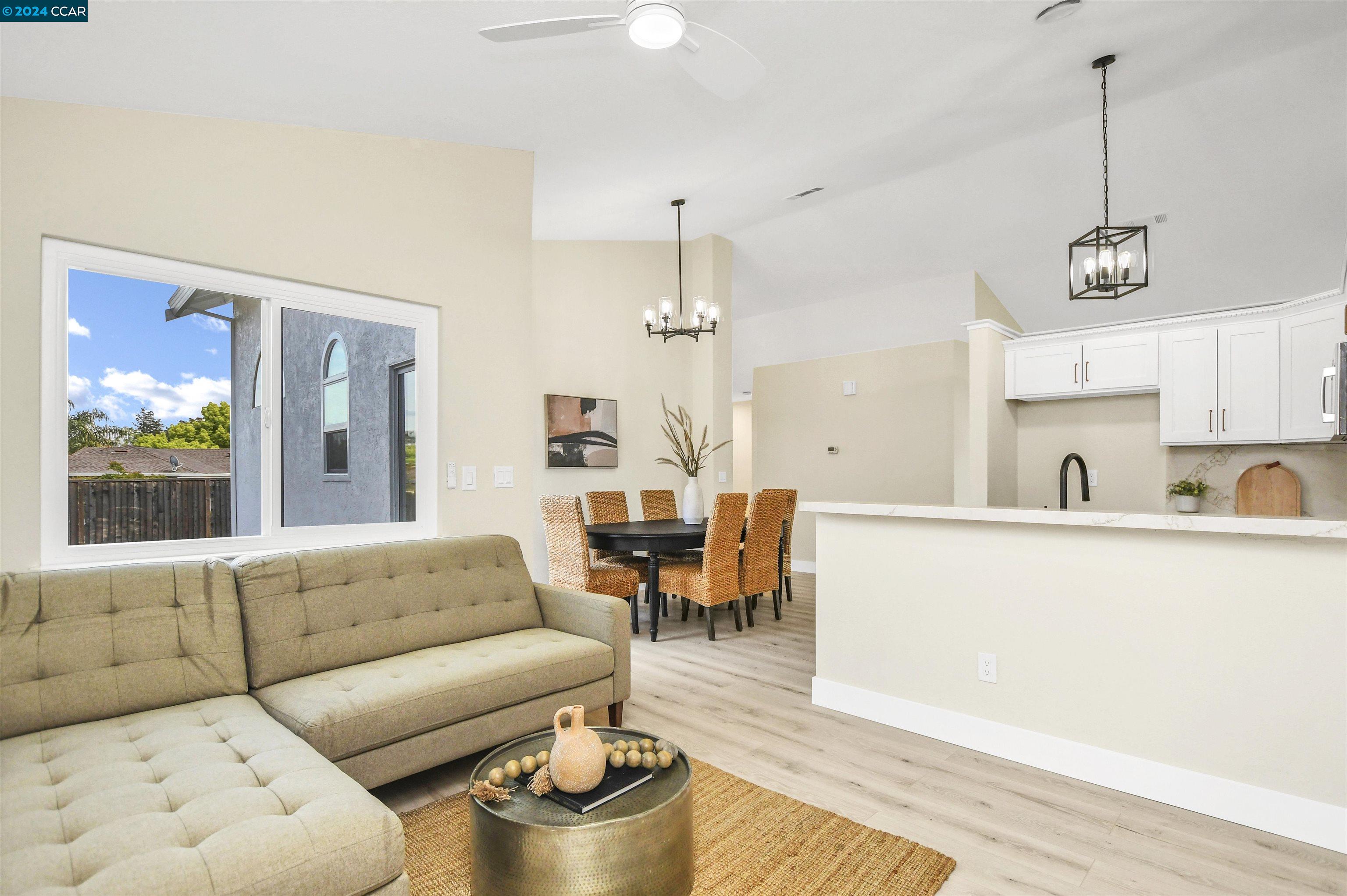3013 Van Buren Ct