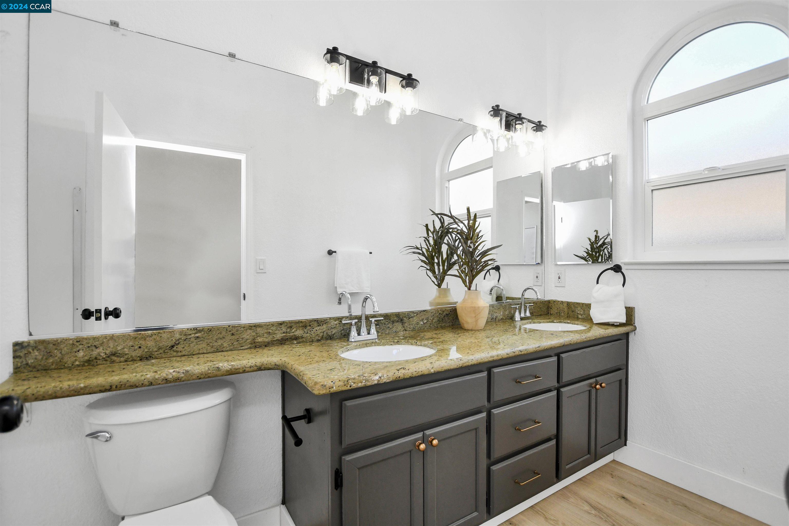 3013 Van Buren Ct