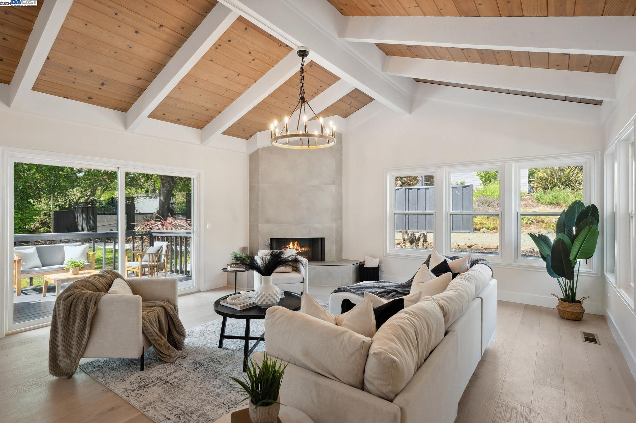 10 Paradise Ct