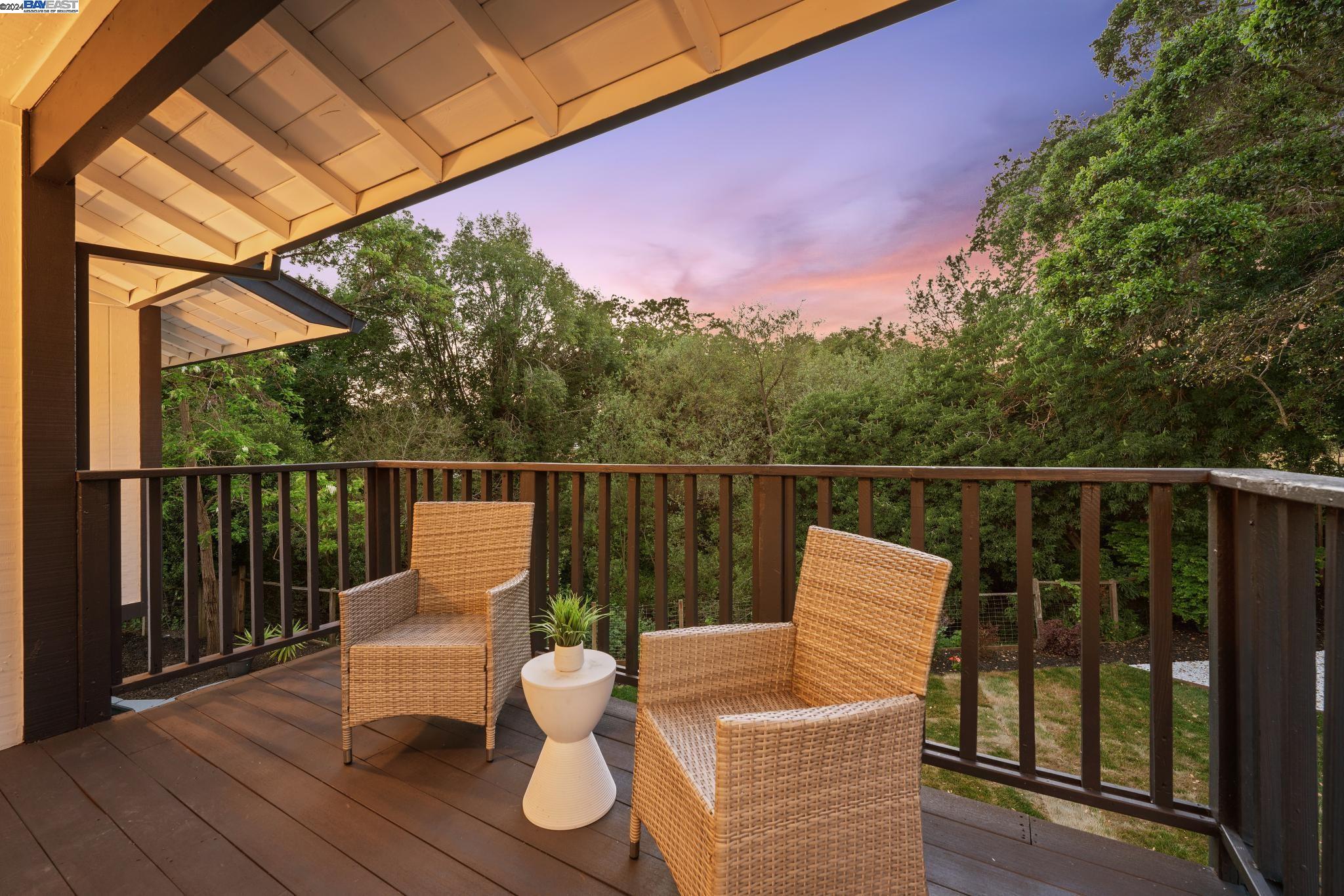 10 Paradise Ct