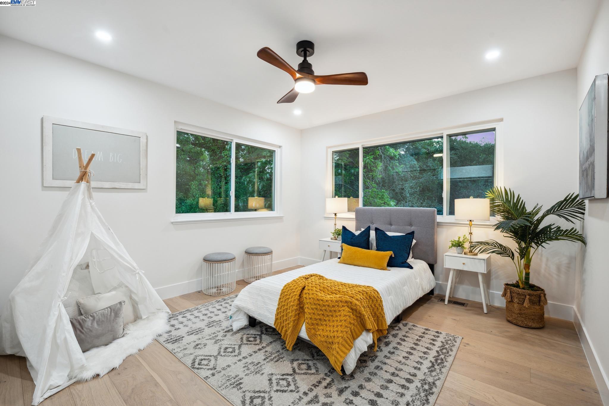 10 Paradise Ct