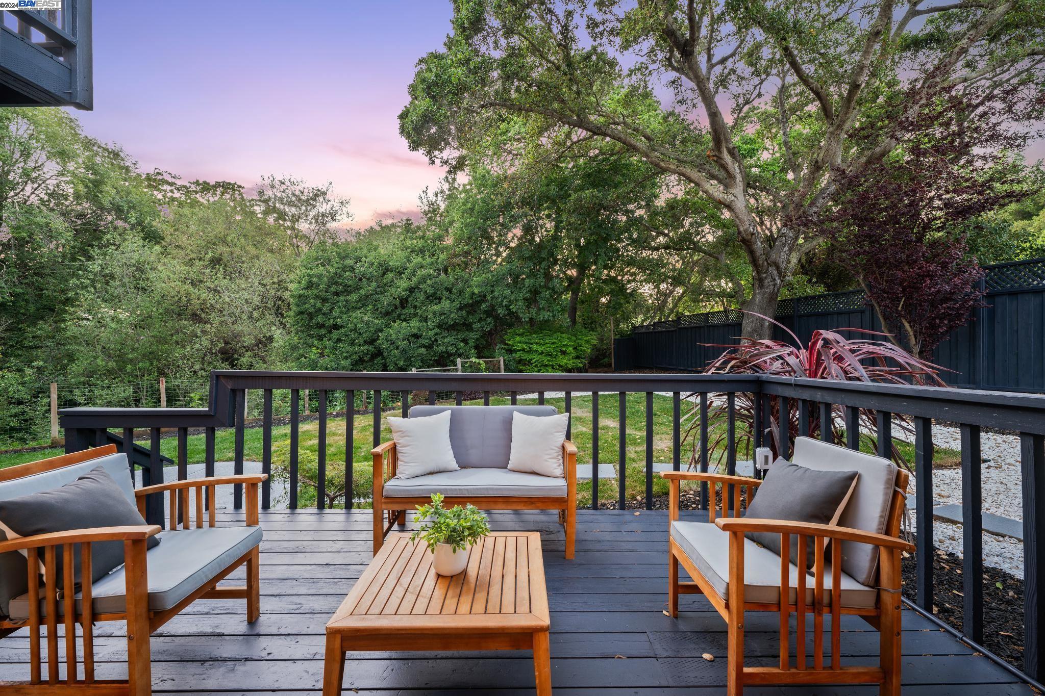 10 Paradise Ct