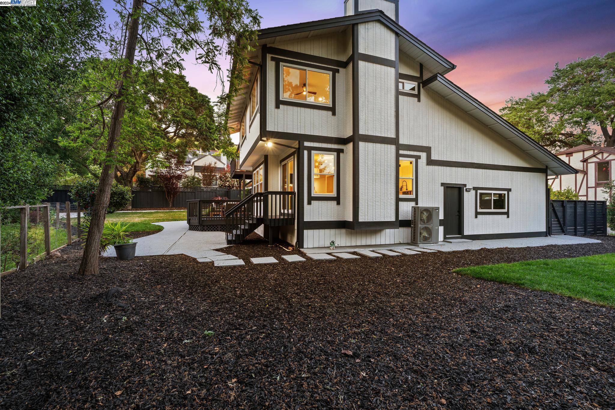 10 Paradise Ct