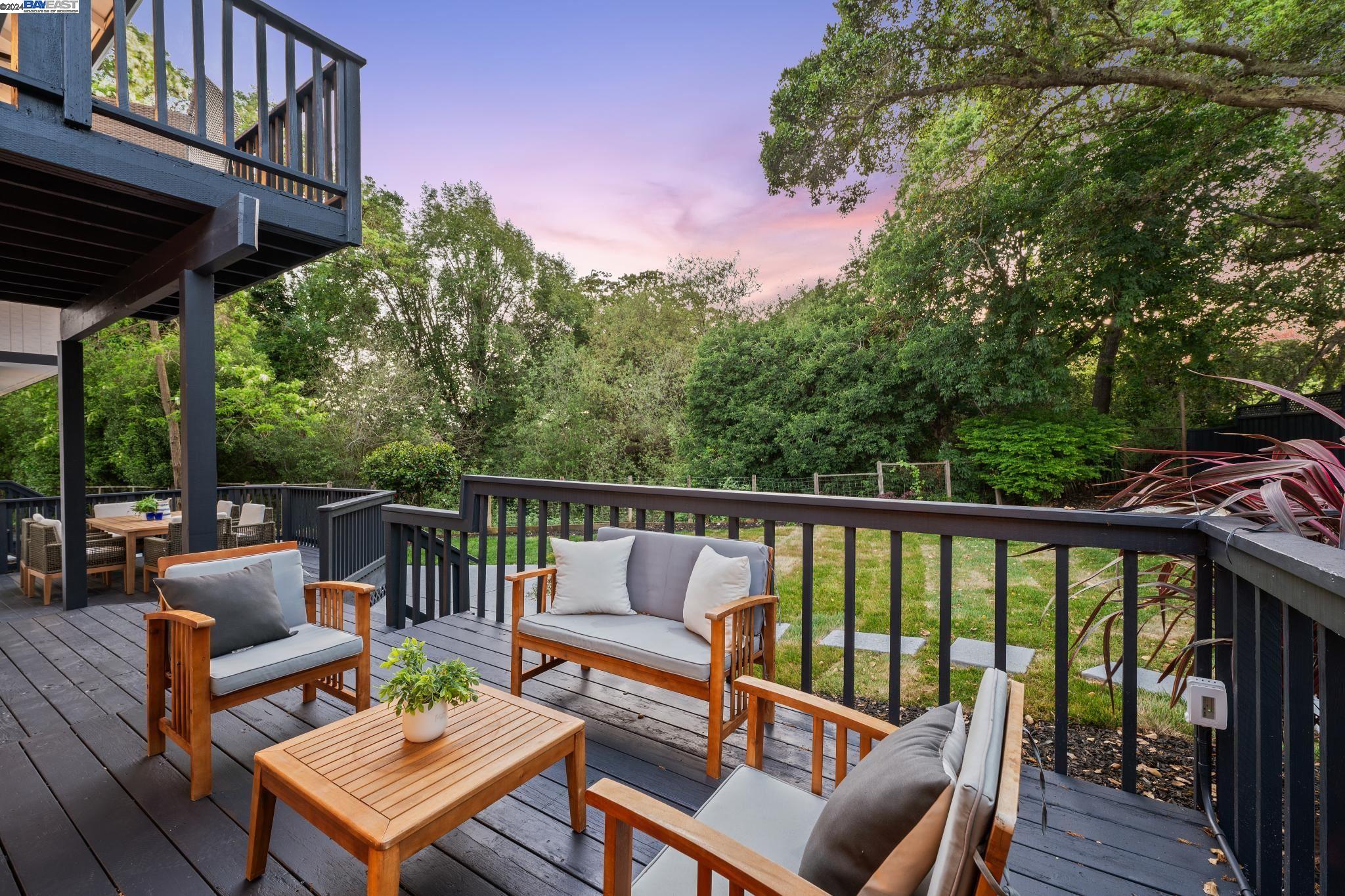 10 Paradise Ct