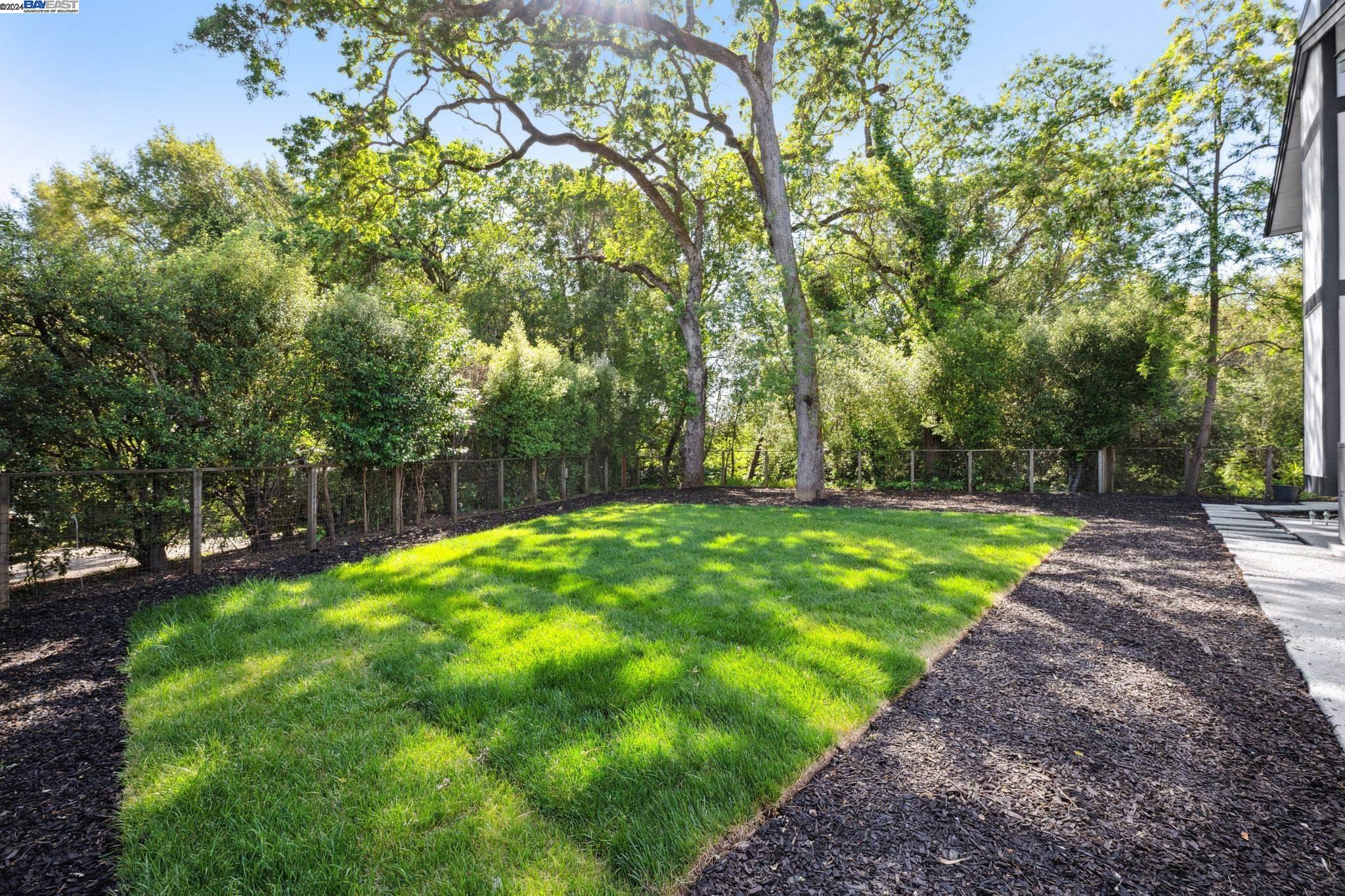 10 Paradise Ct
