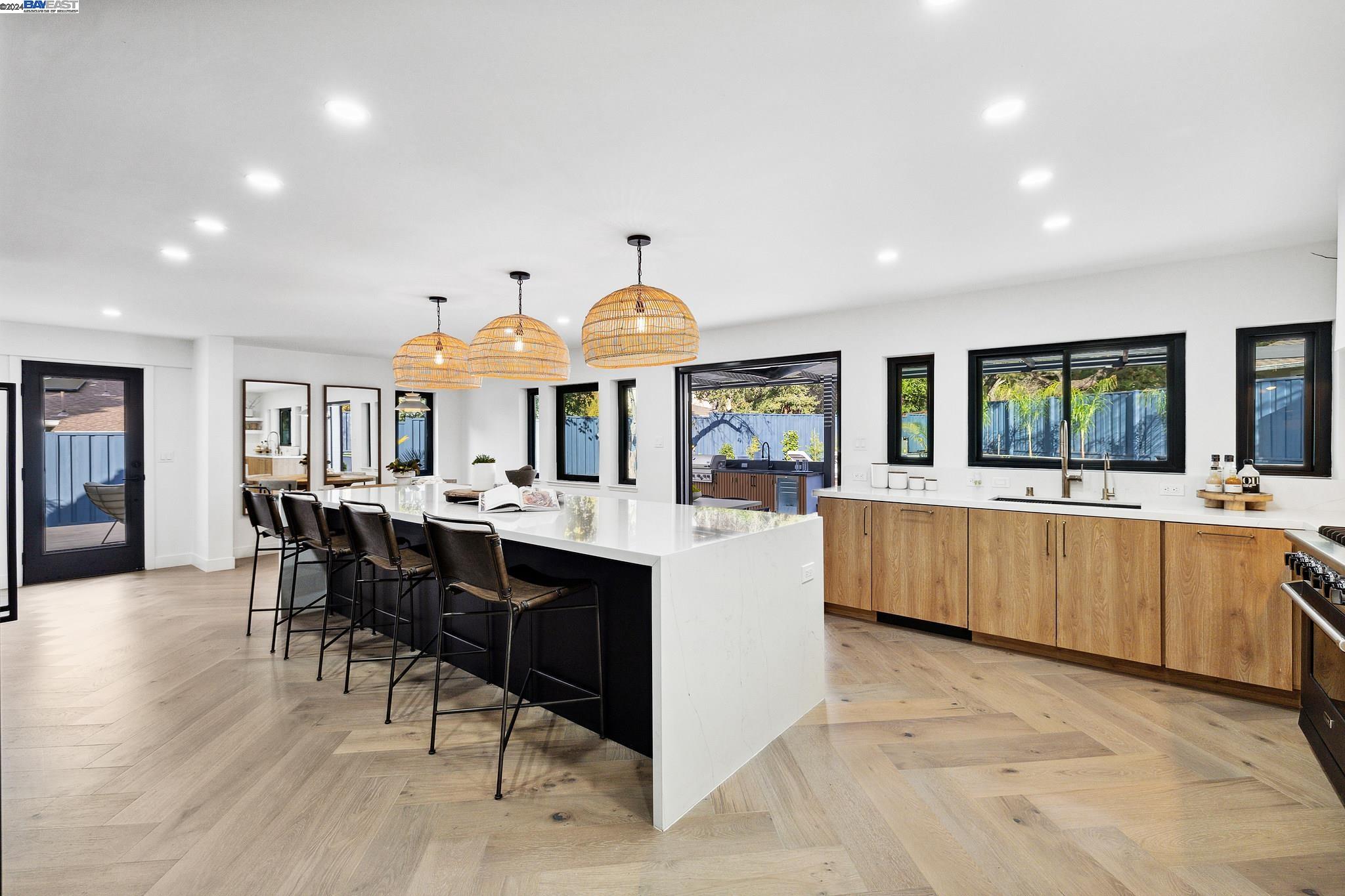 1510 Avenida Nueva