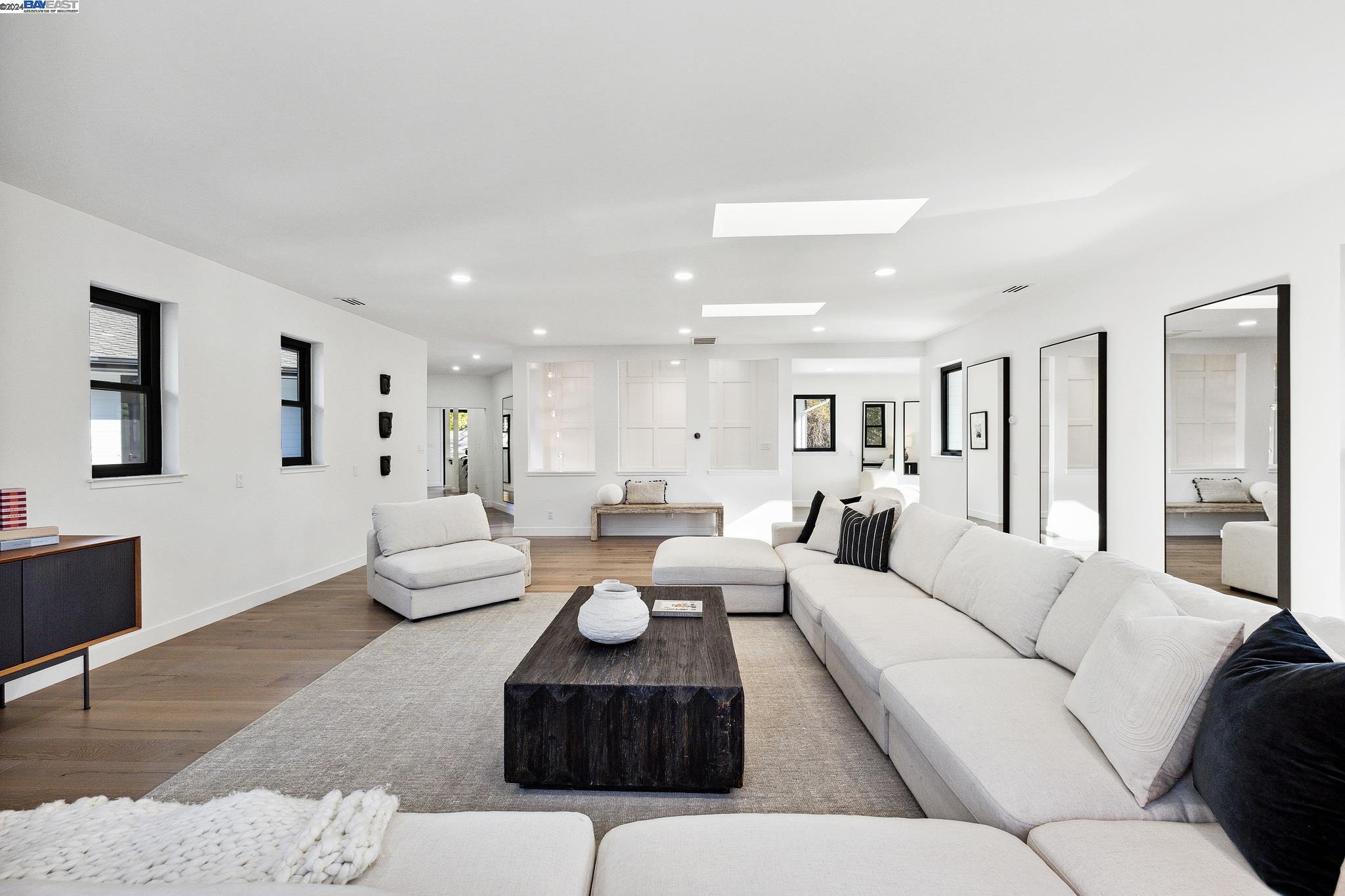 1510 Avenida Nueva