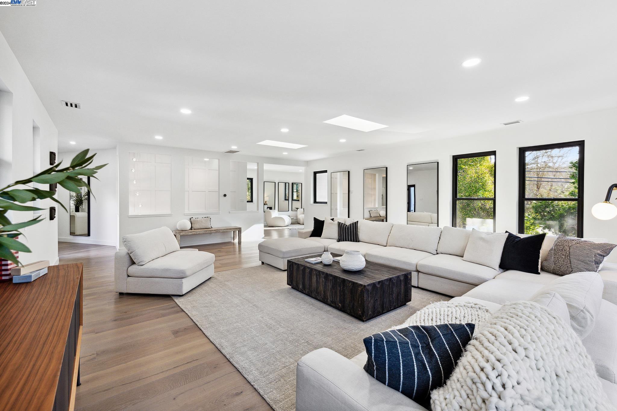1510 Avenida Nueva