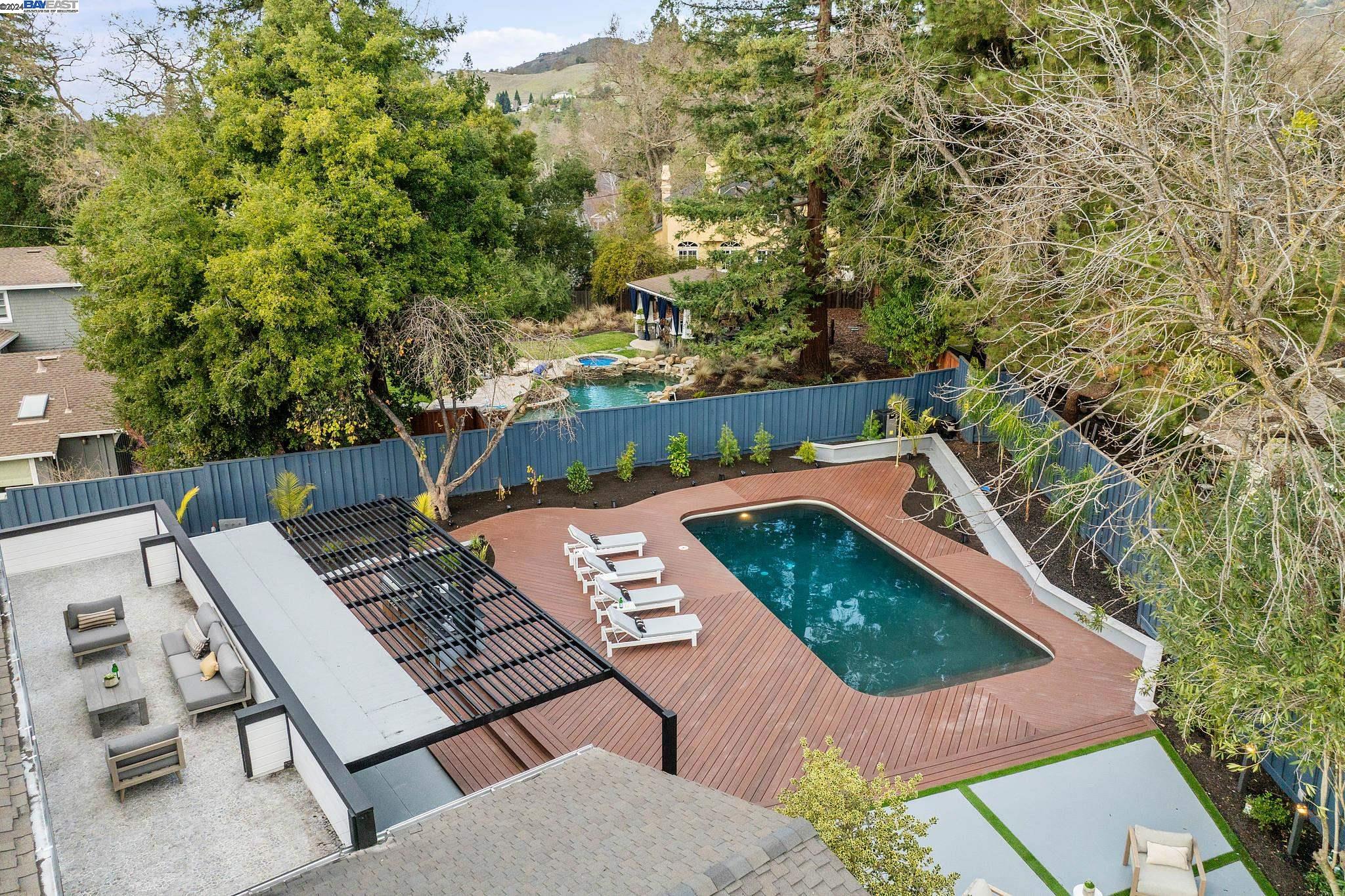 1510 Avenida Nueva