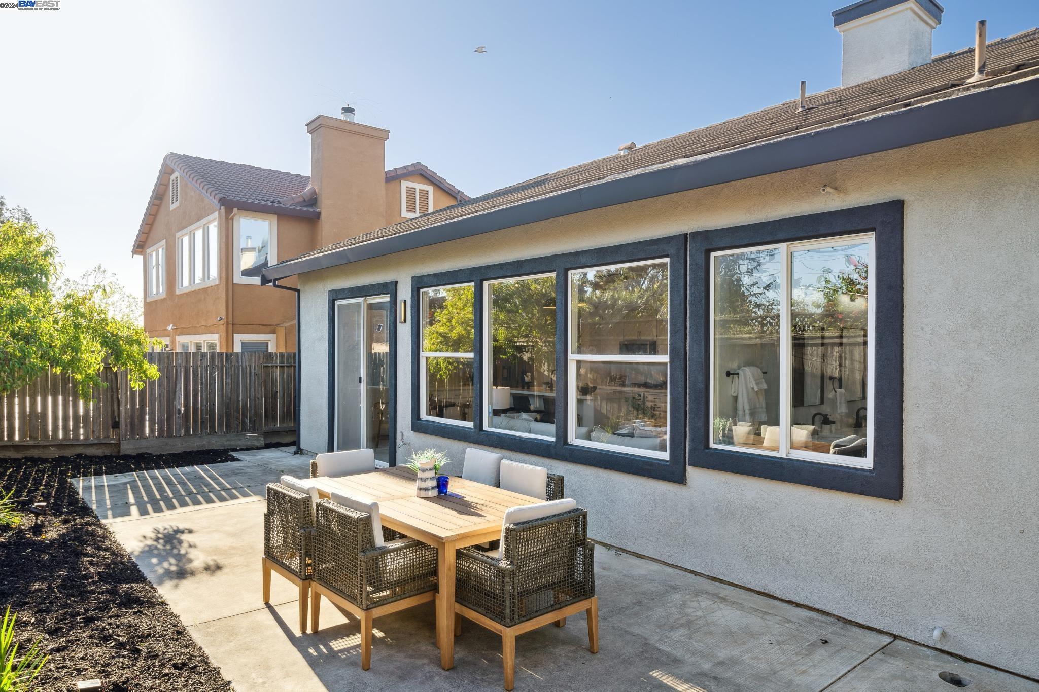 14 Goldfinch Dr
