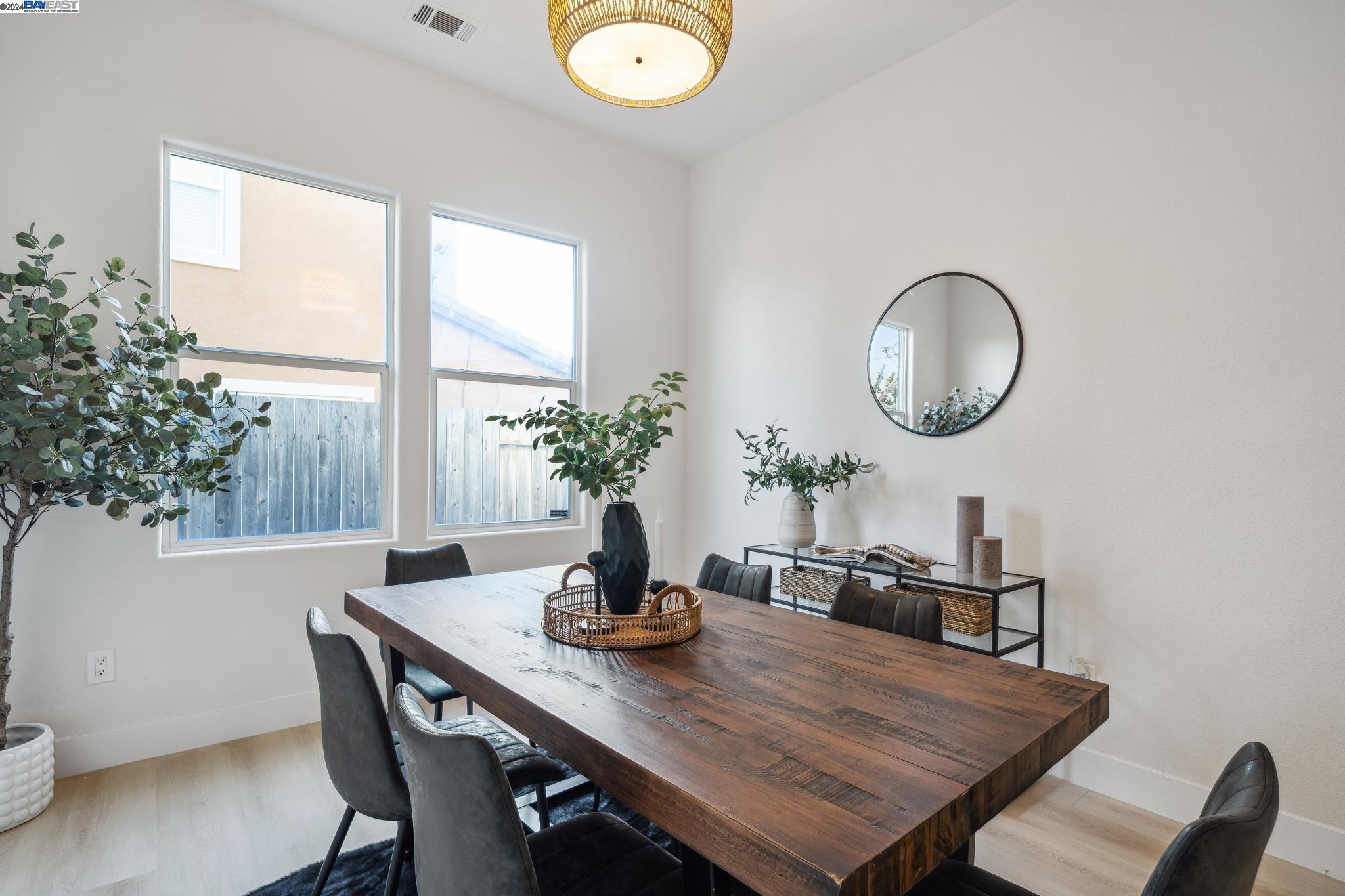 14 Goldfinch Dr