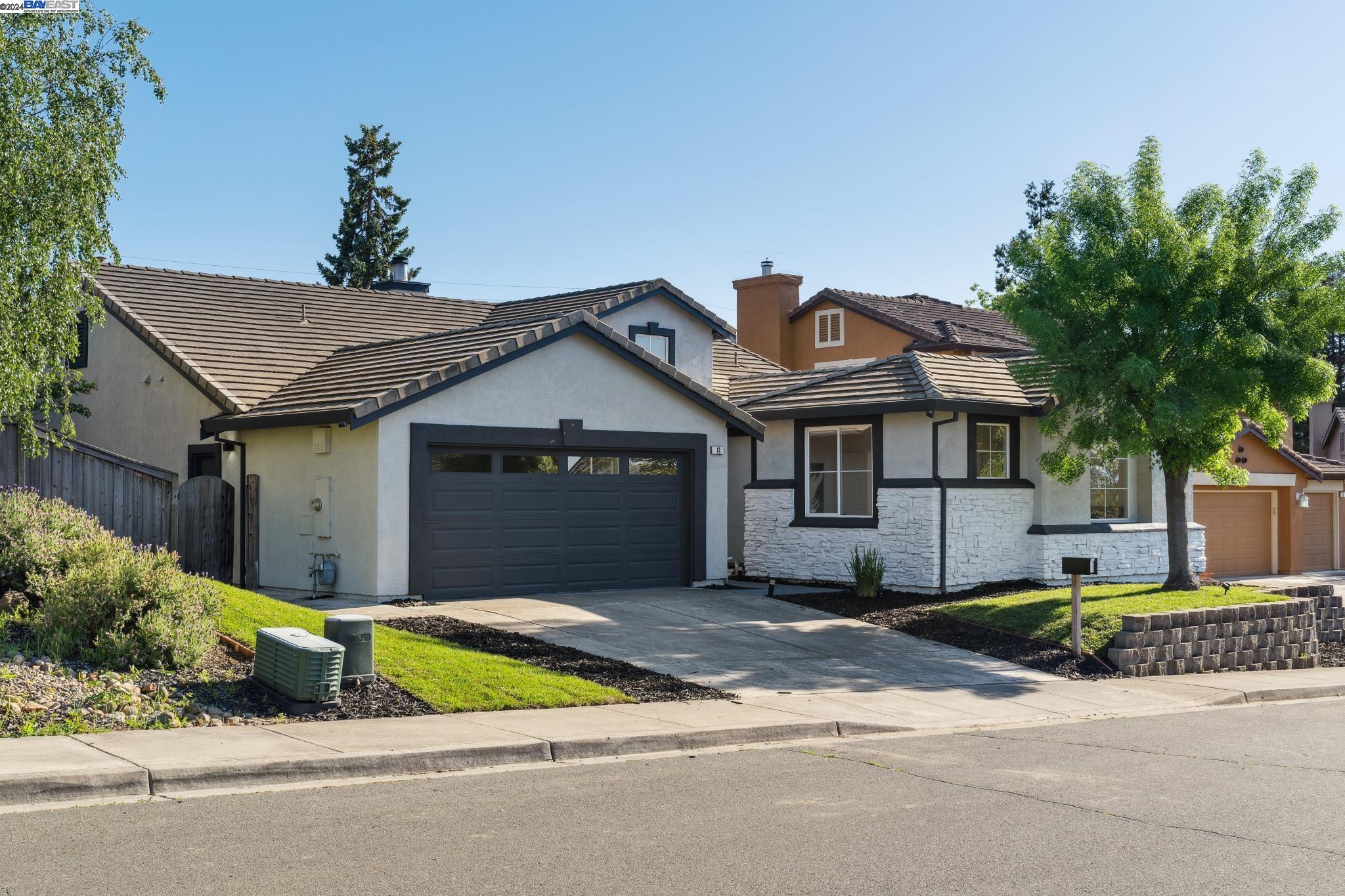 14 Goldfinch Dr
