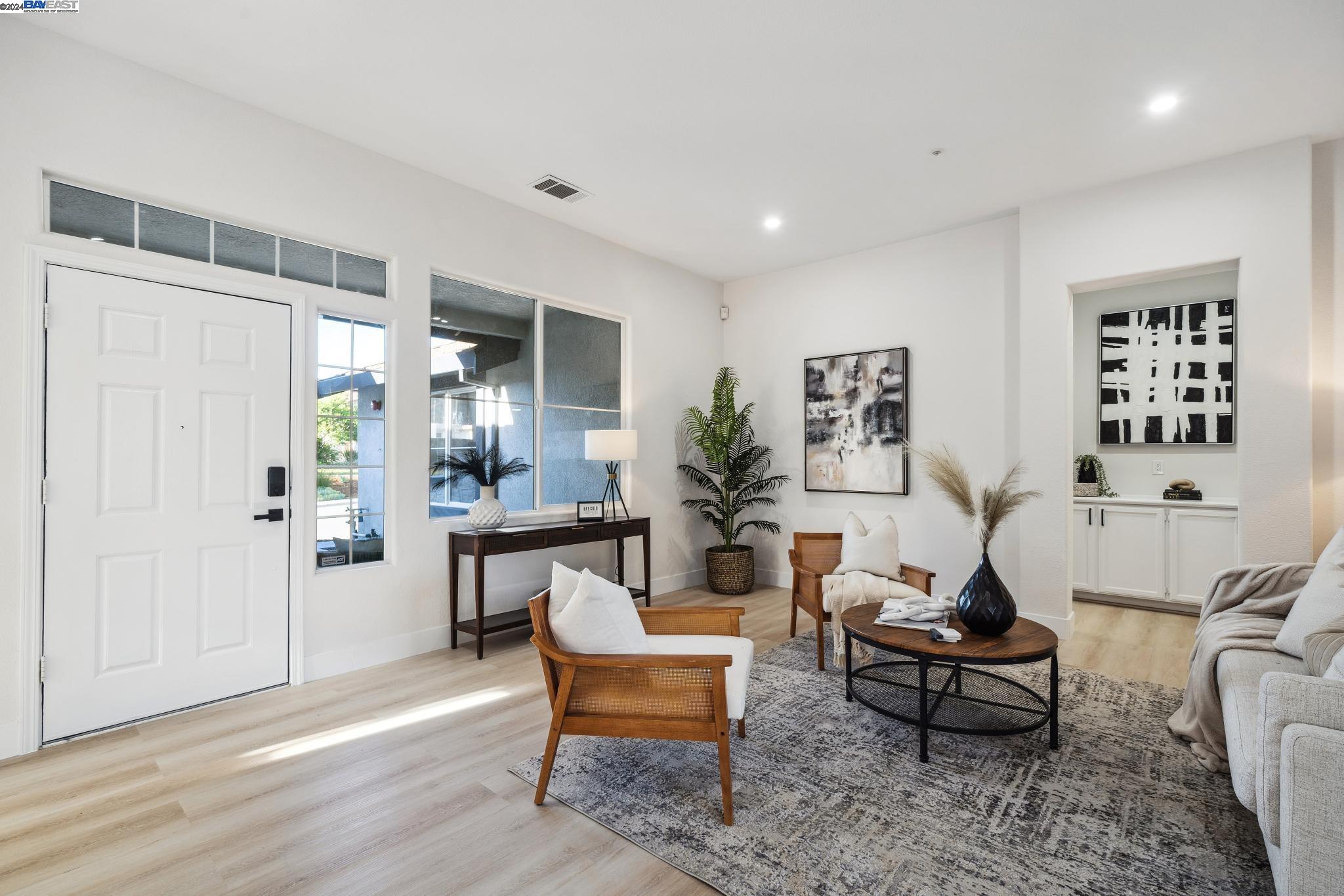 14 Goldfinch Dr