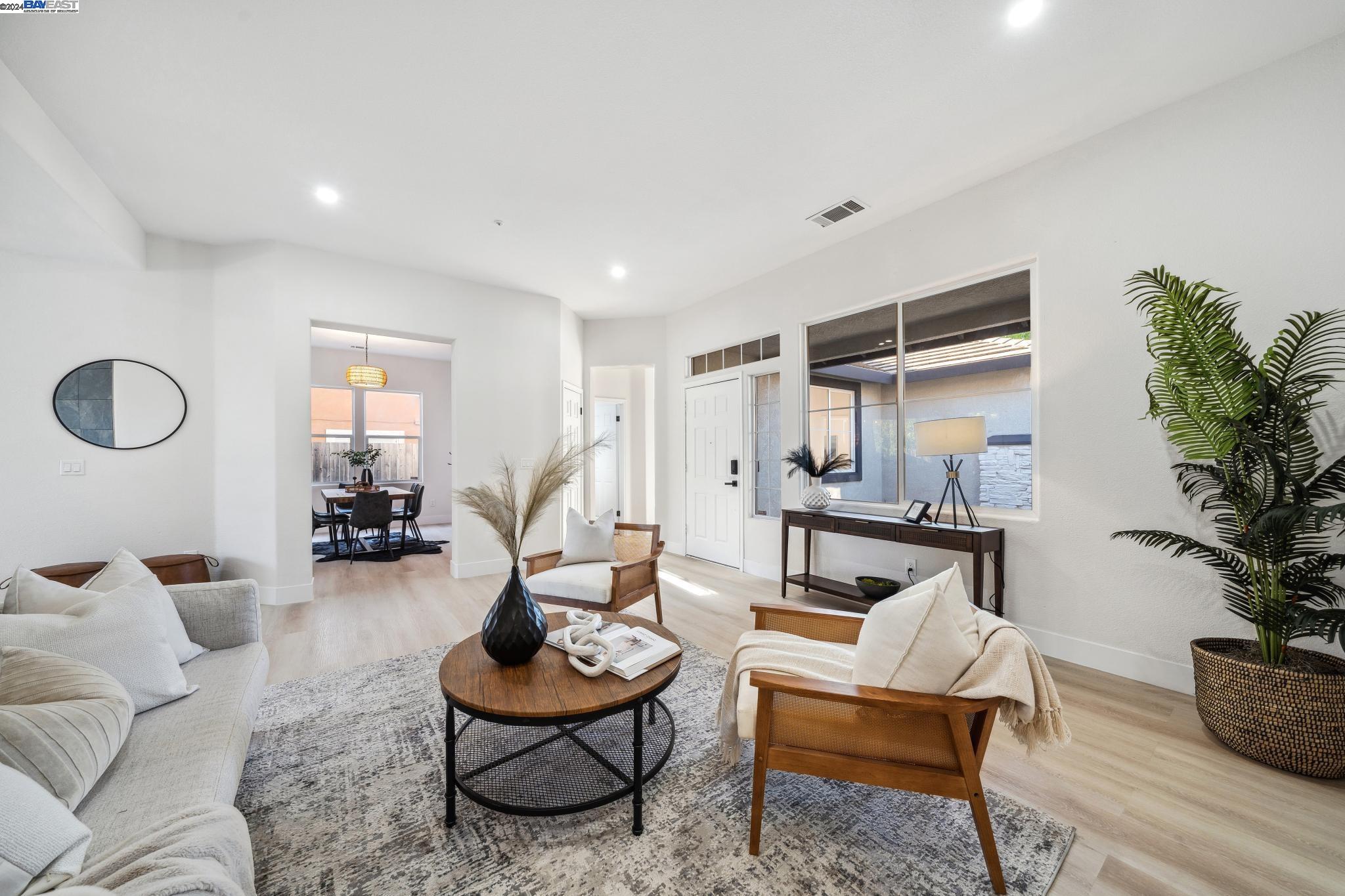 14 Goldfinch Dr