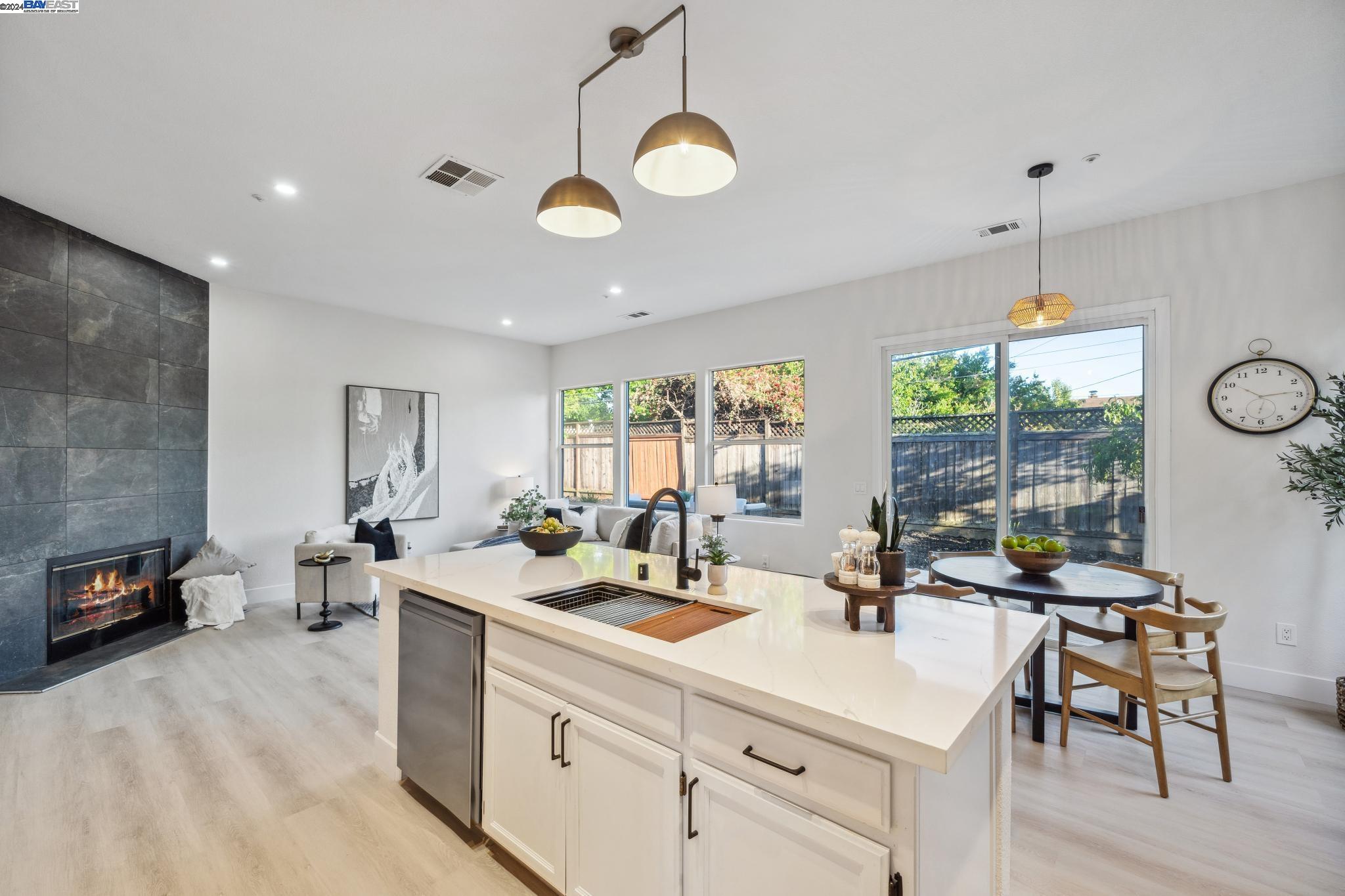 14 Goldfinch Dr