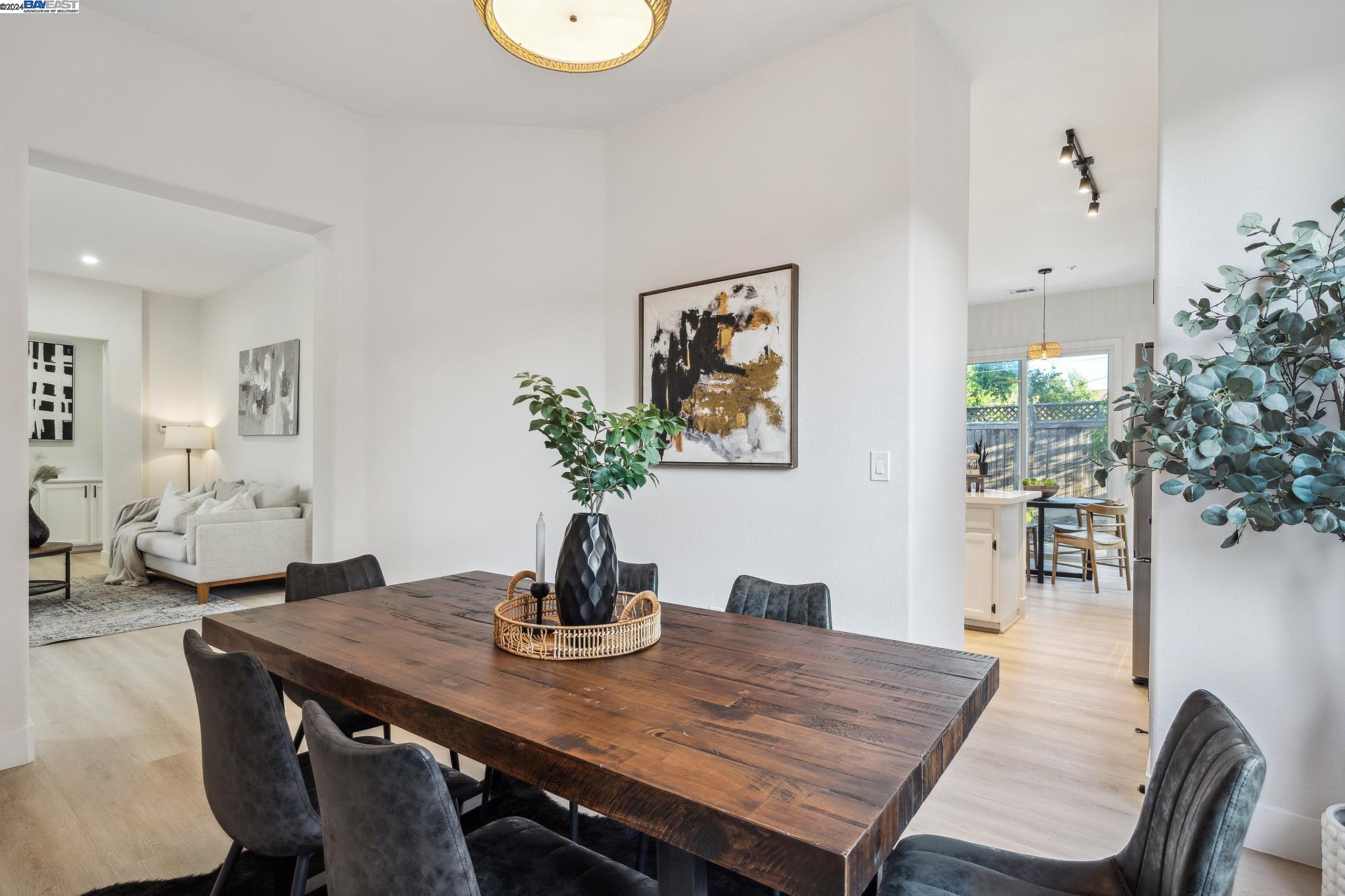 14 Goldfinch Dr