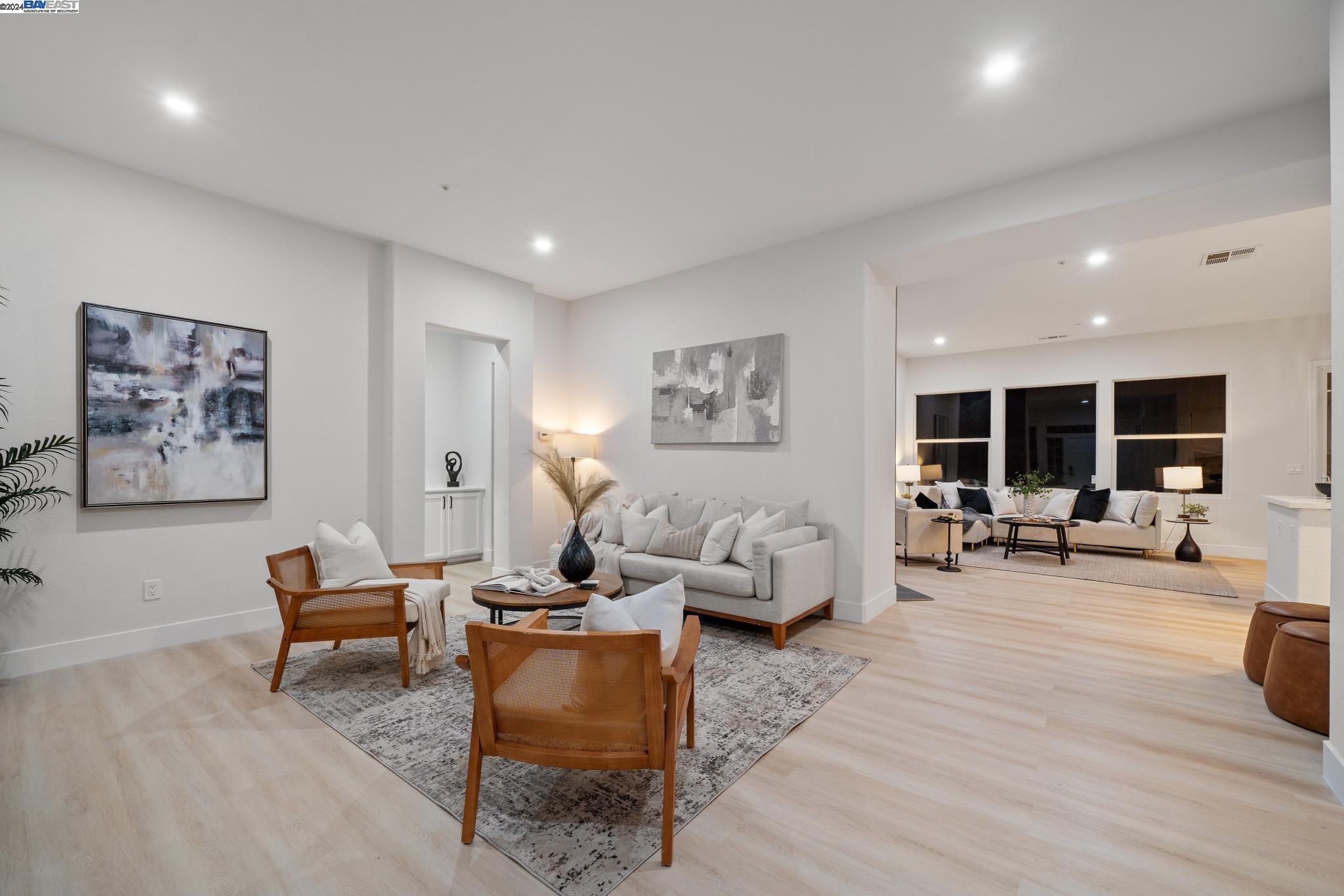 14 Goldfinch Dr