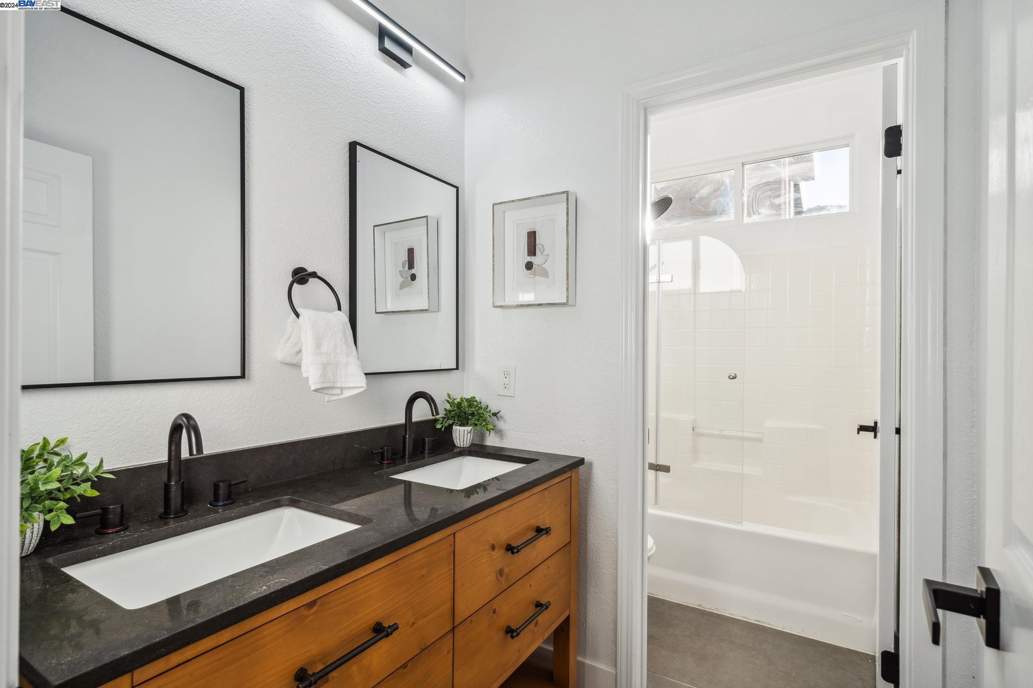 14 Goldfinch Dr