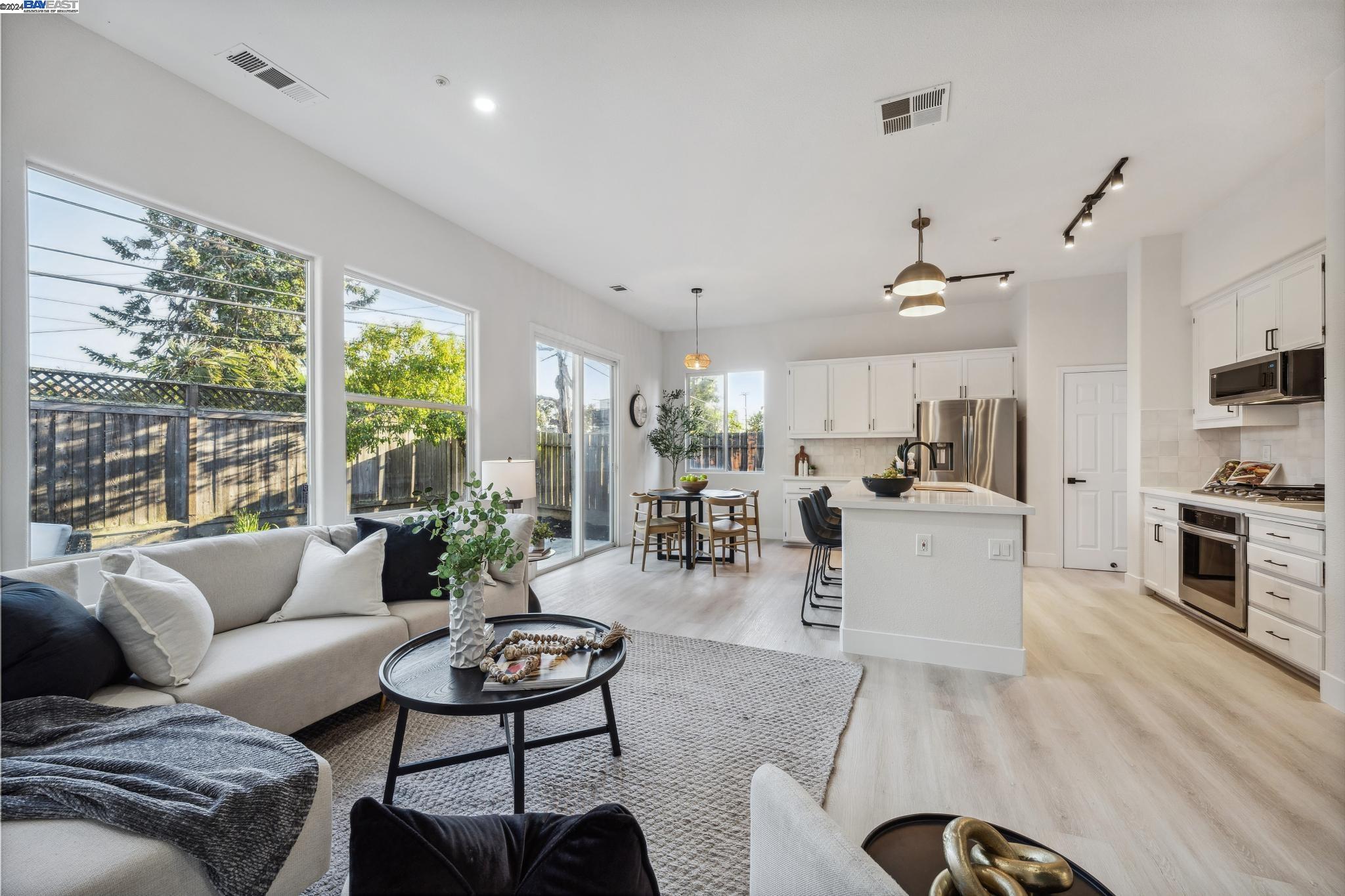 14 Goldfinch Dr