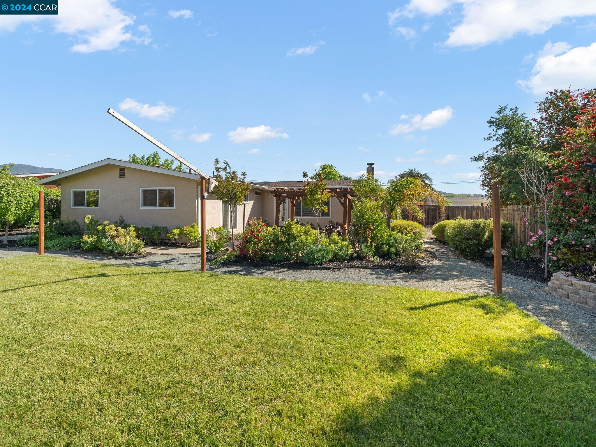 5273 Phillips Ct