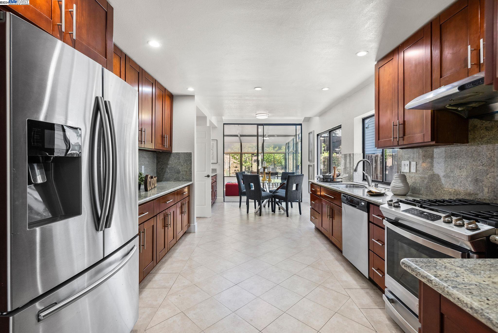 4211 High Knoll Dr