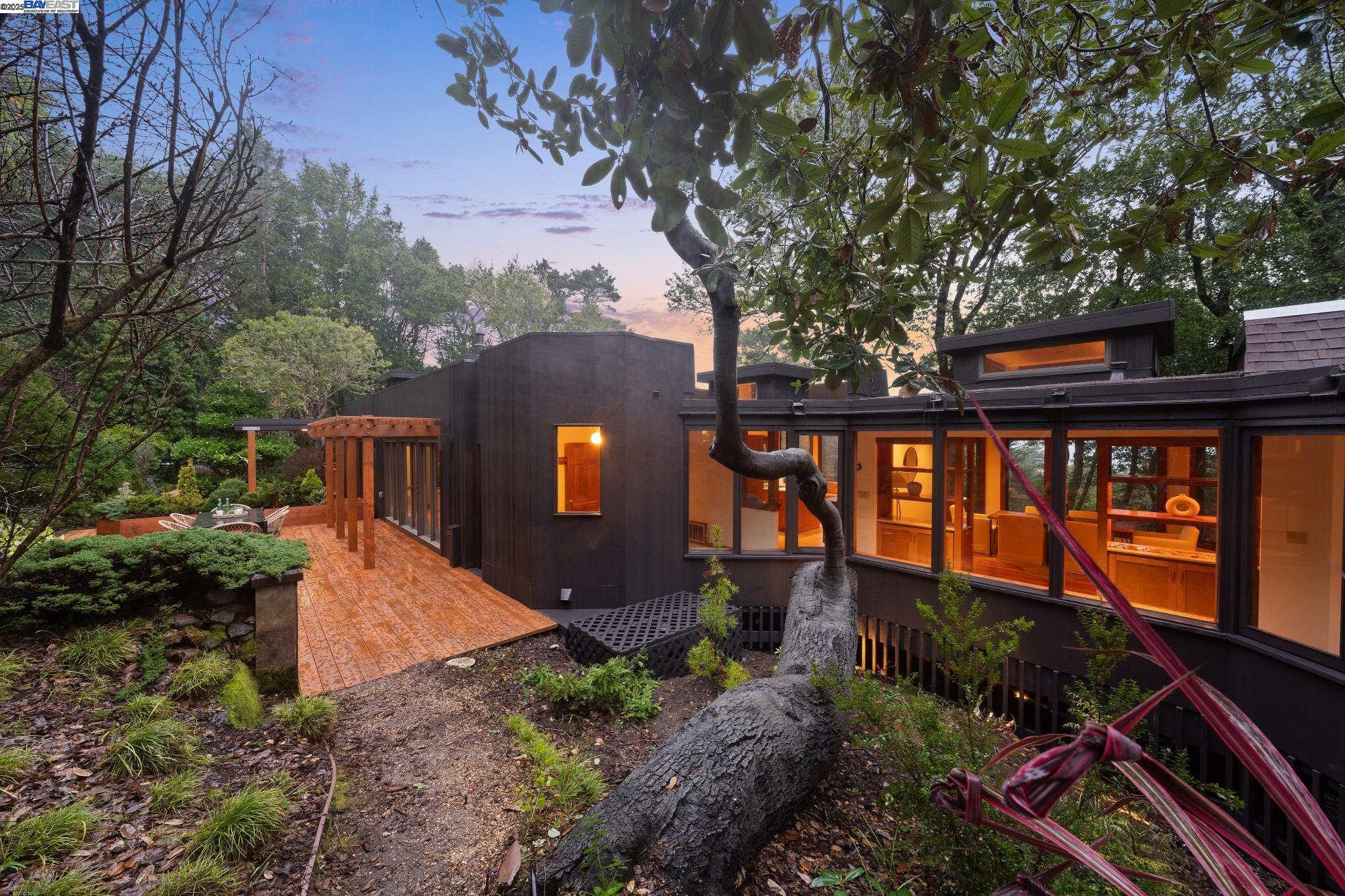 10 E Robert Dr