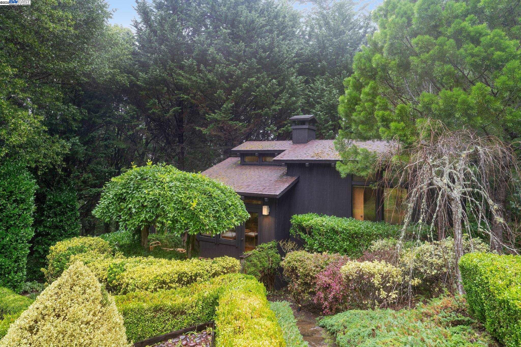 10 E Robert Dr