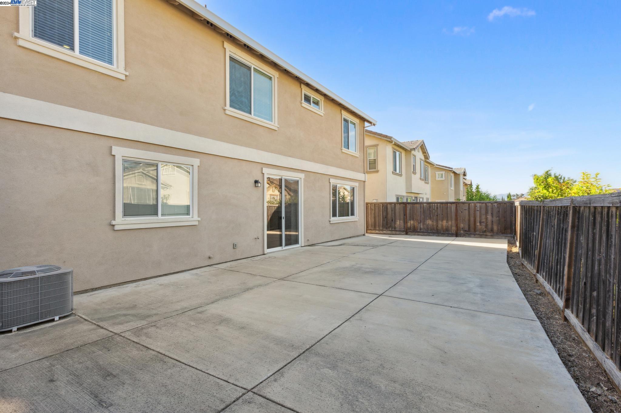 2154 Sweetwater Dr