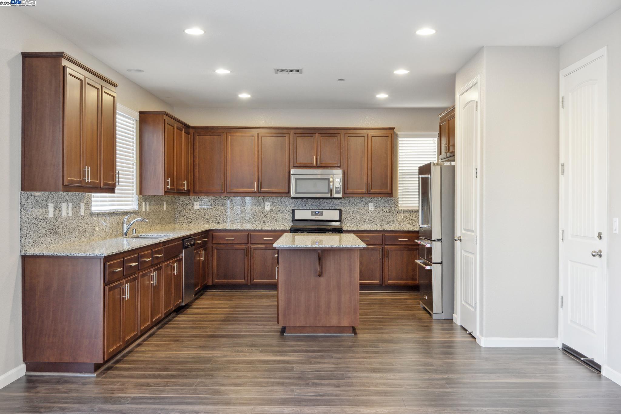 2154 Sweetwater Dr