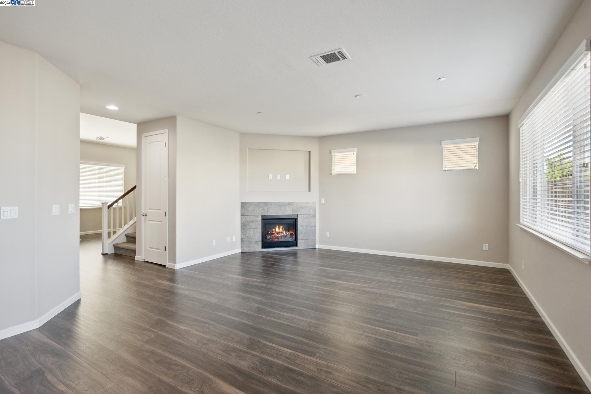 2154 Sweetwater Dr