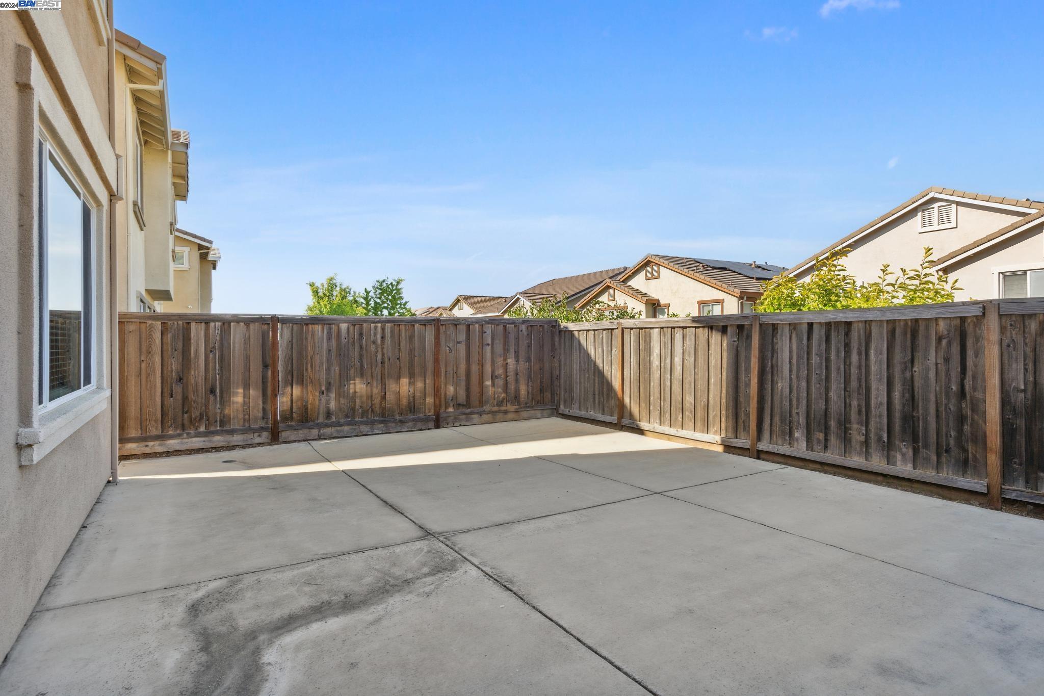 2154 Sweetwater Dr