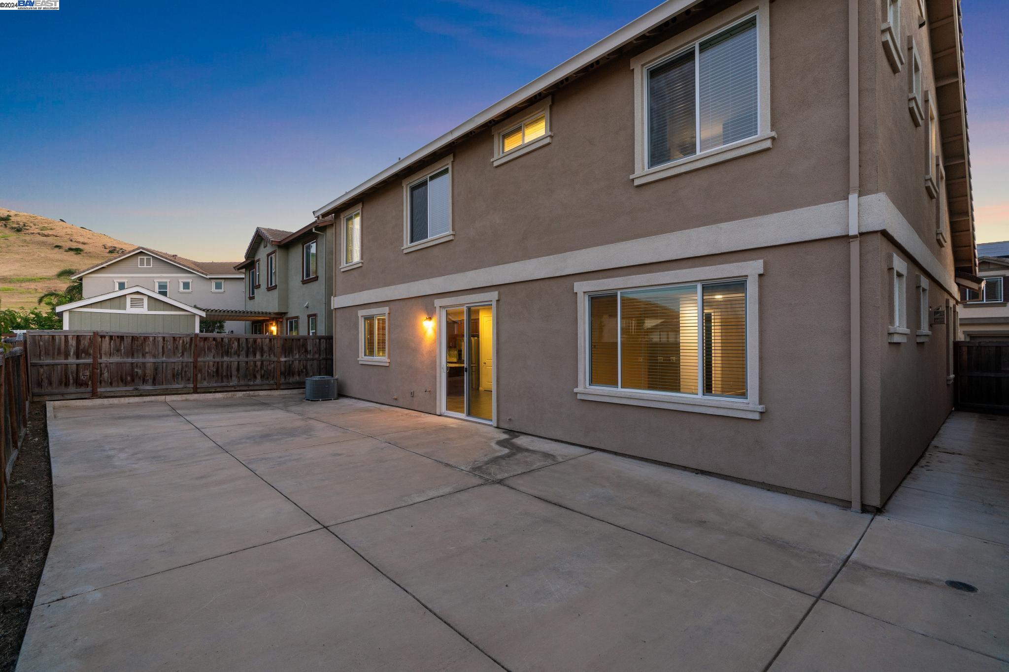 2154 Sweetwater Dr
