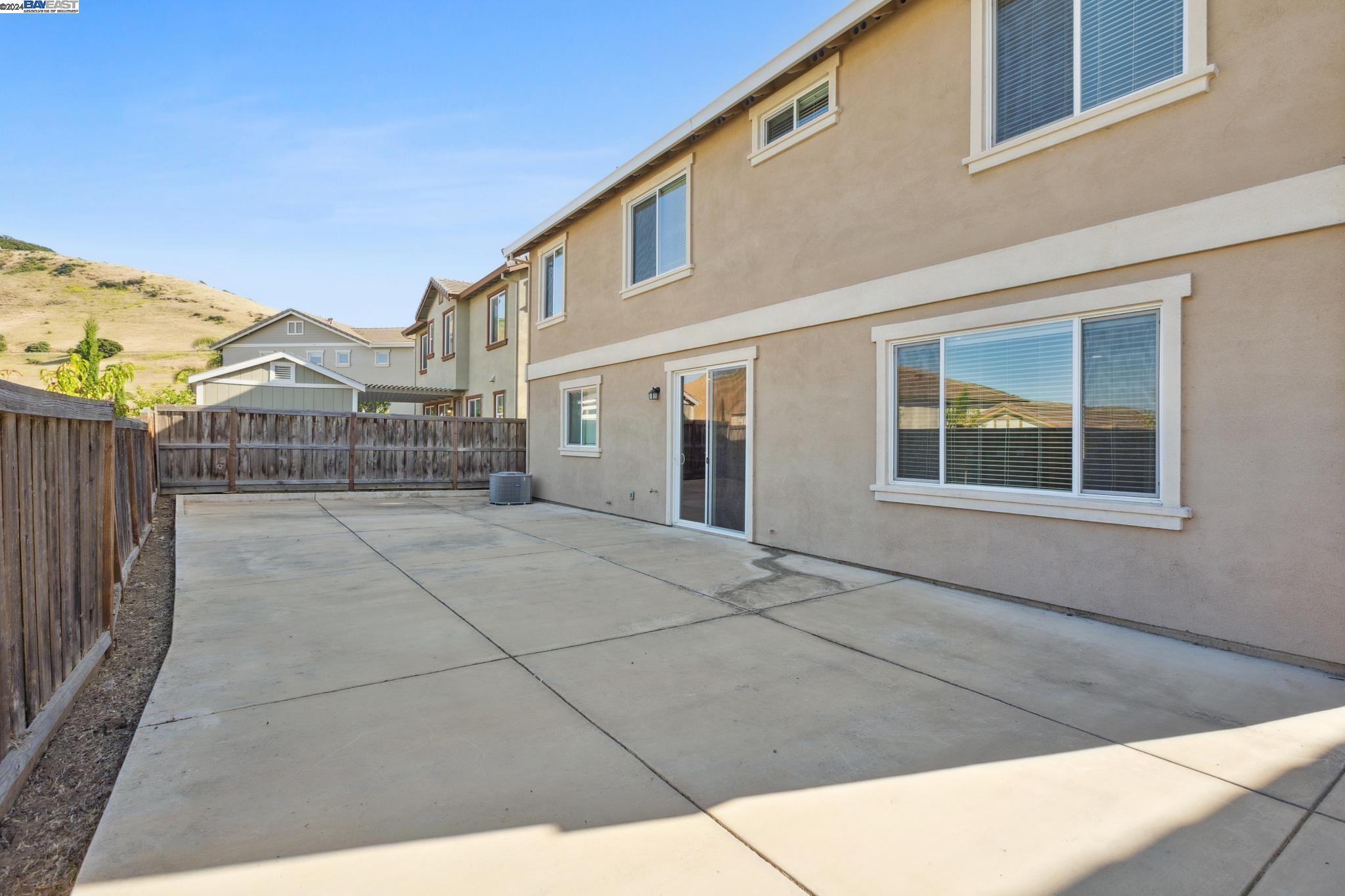 2154 Sweetwater Dr
