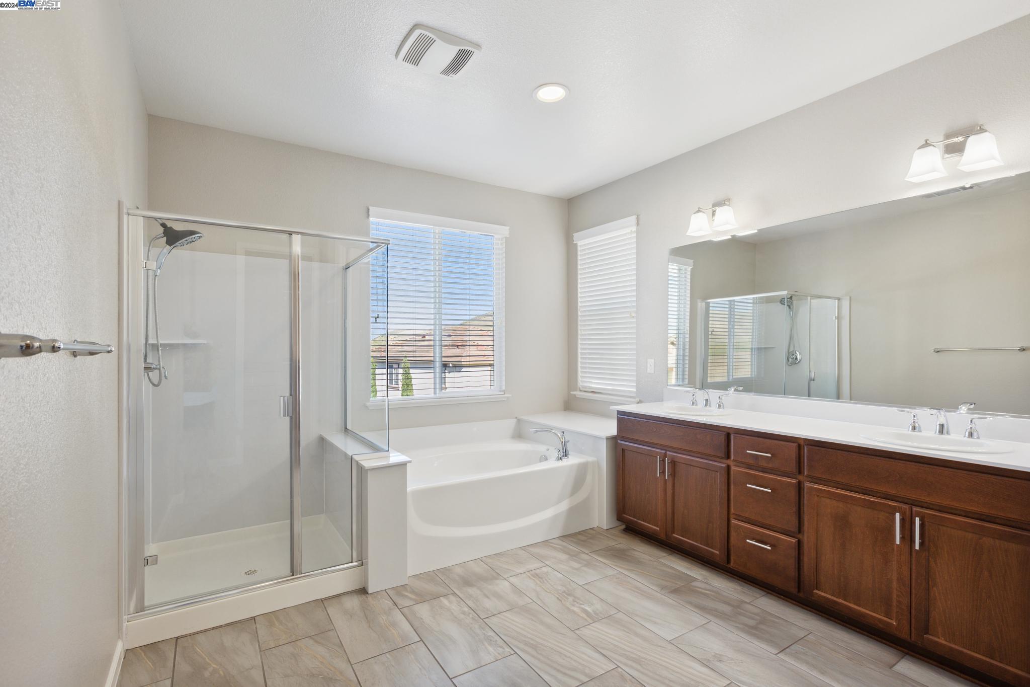 2154 Sweetwater Dr