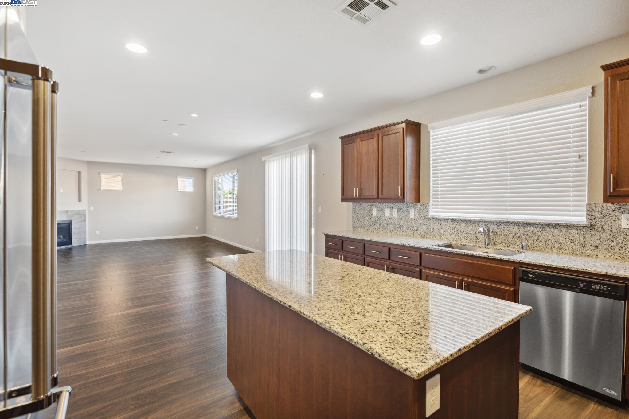 2154 Sweetwater Dr