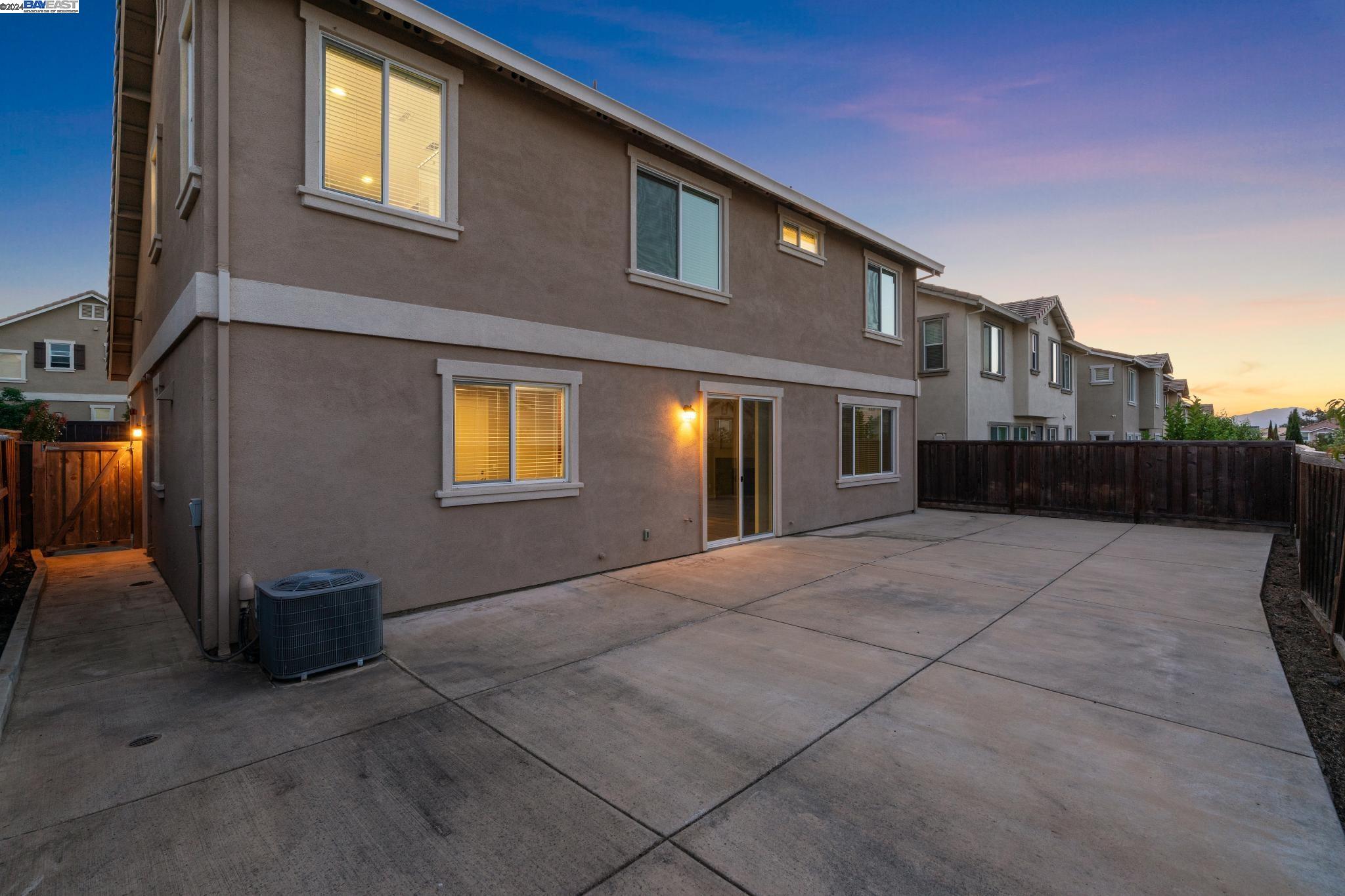 2154 Sweetwater Dr