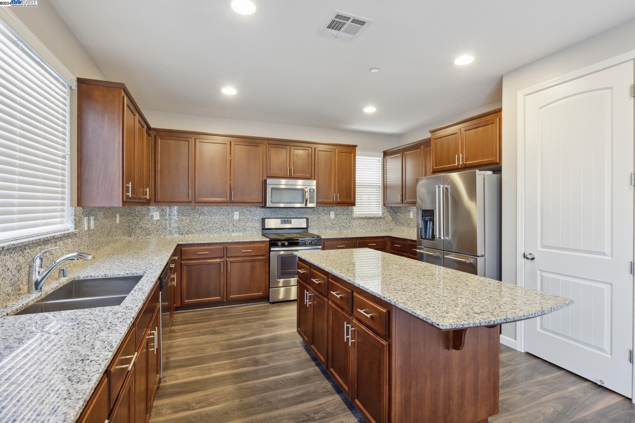 2154 Sweetwater Dr