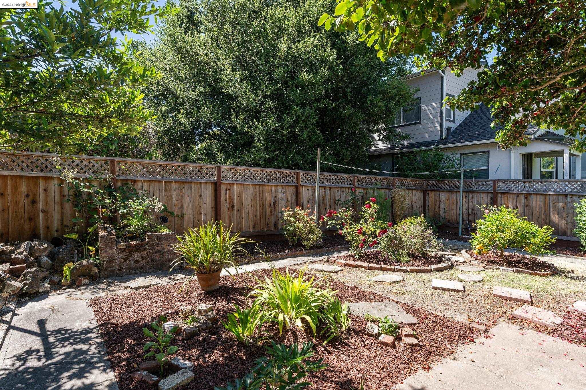 2939 22nd Ave