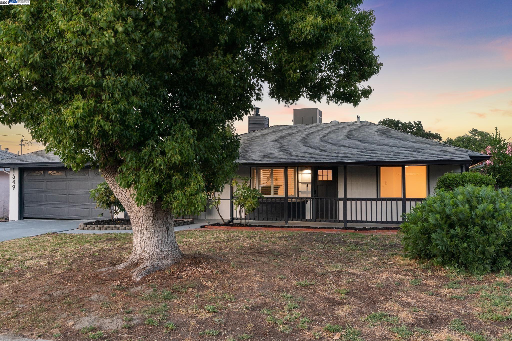 1549 Shirley Dr