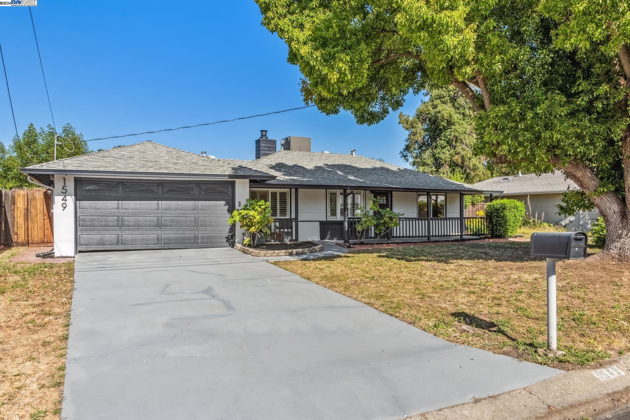 1549 Shirley Dr