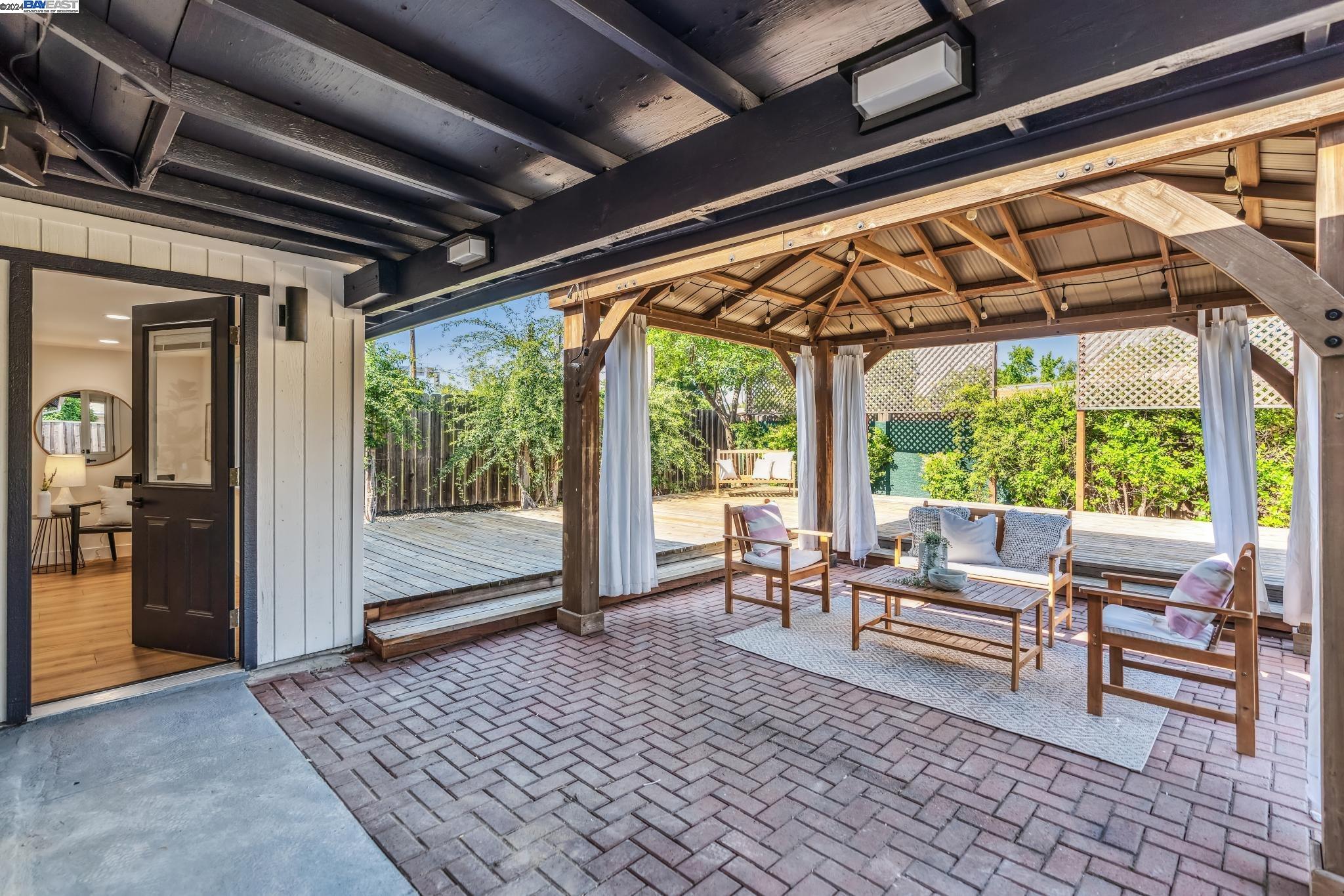 1549 Shirley Dr