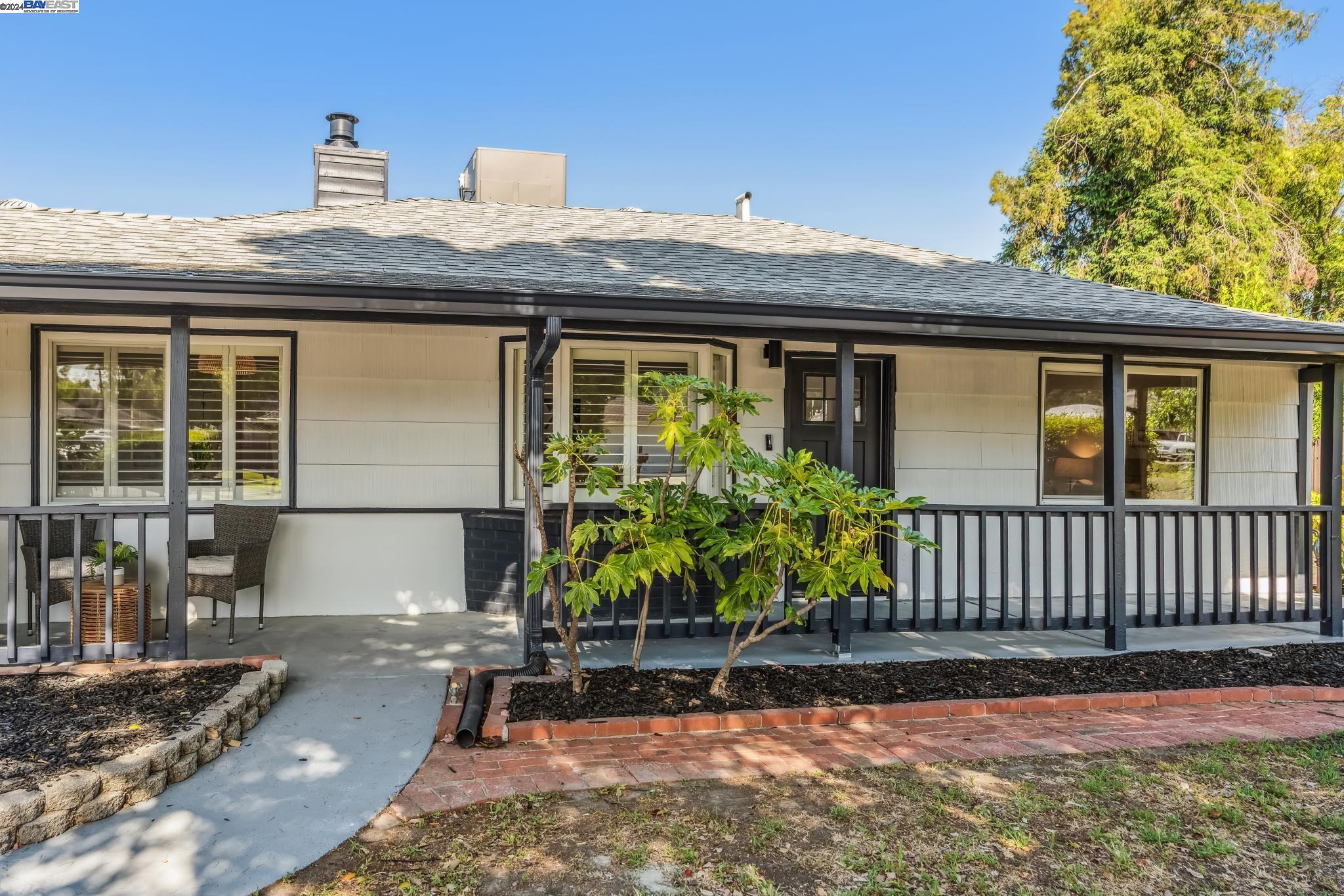 1549 Shirley Dr