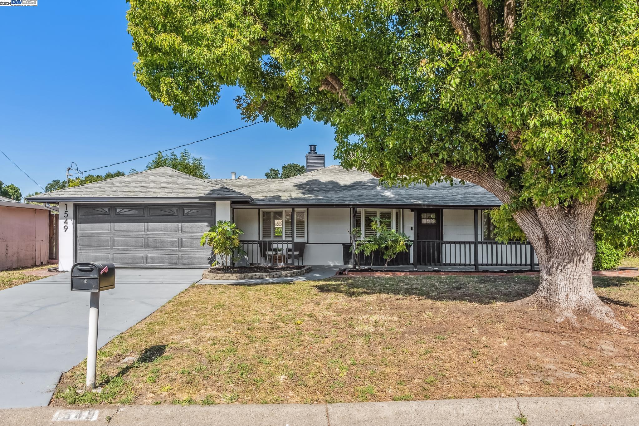 1549 Shirley Dr