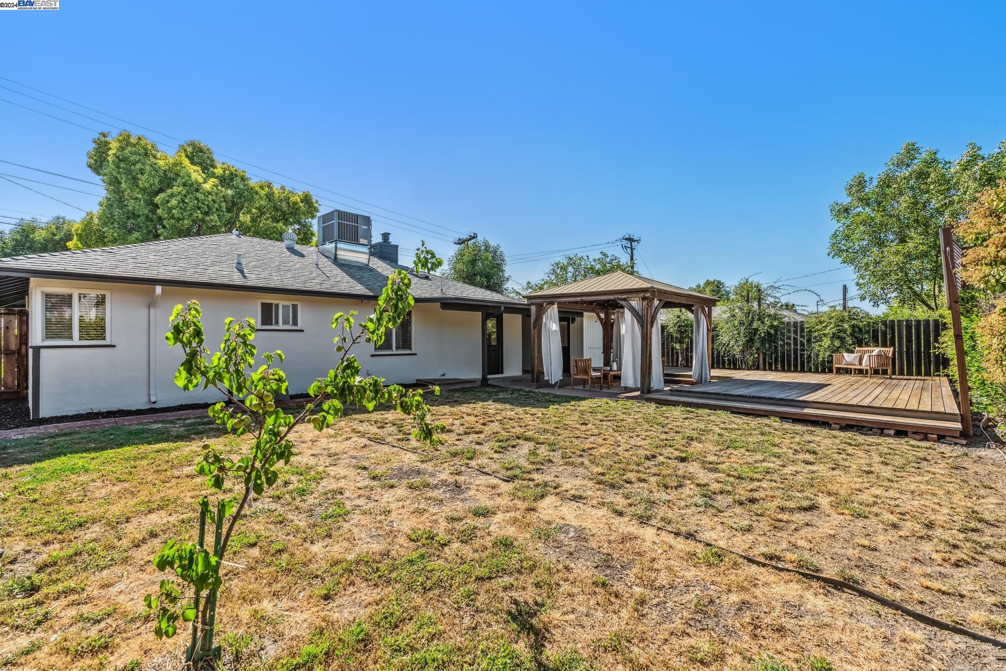 1549 Shirley Dr