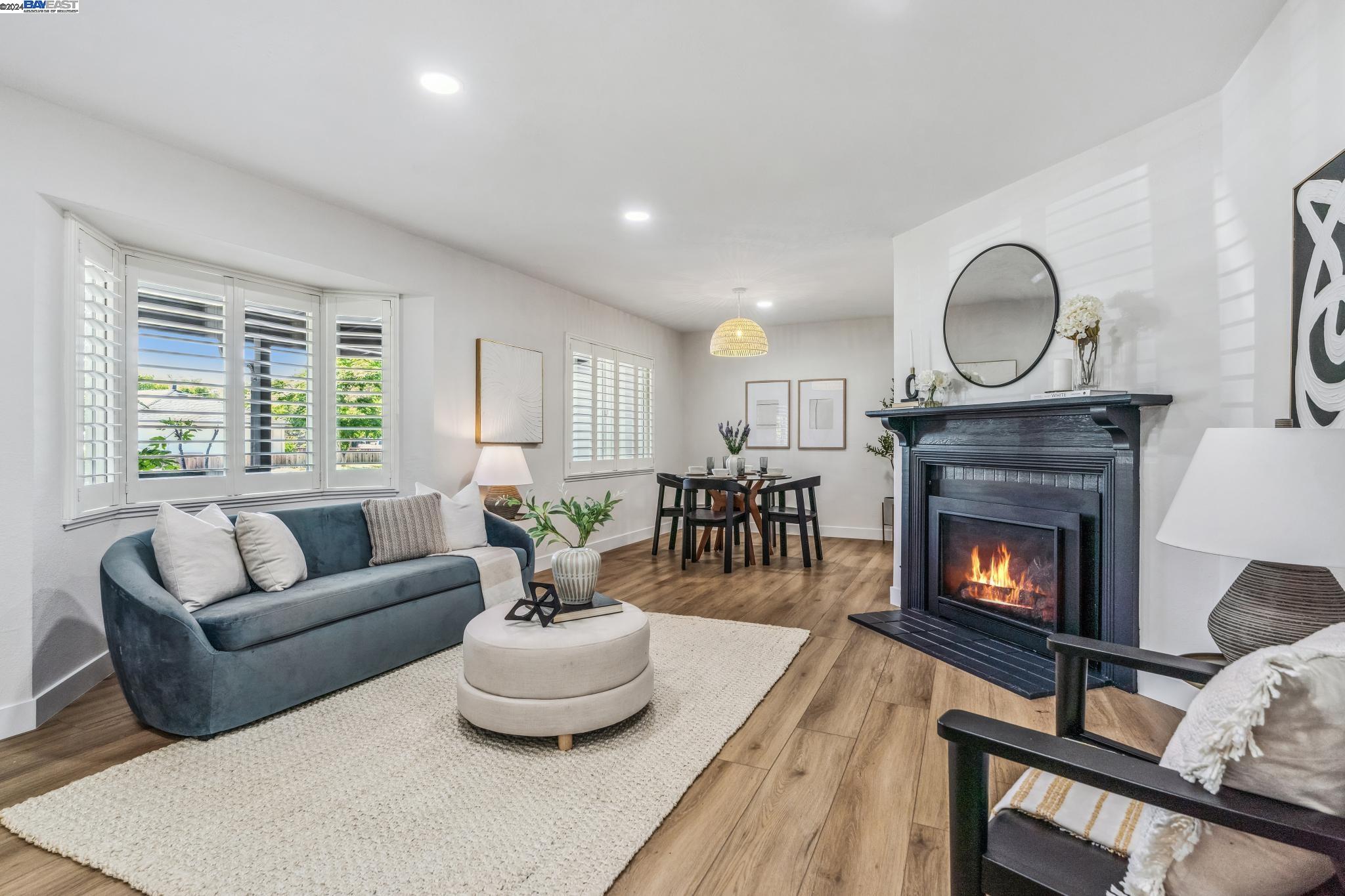 1549 Shirley Dr