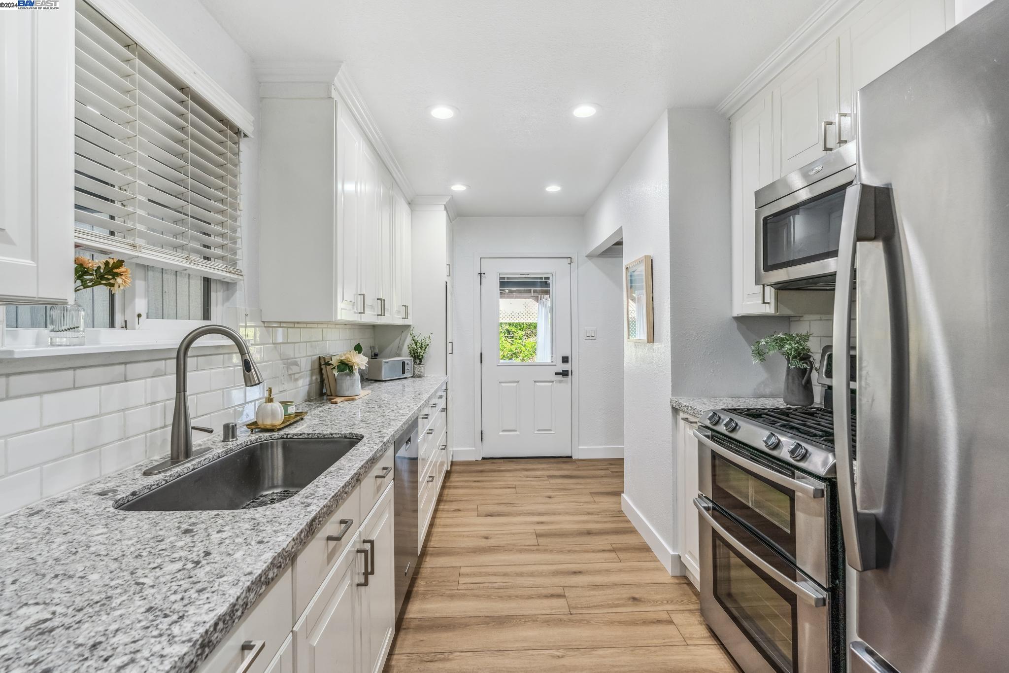 1549 Shirley Dr