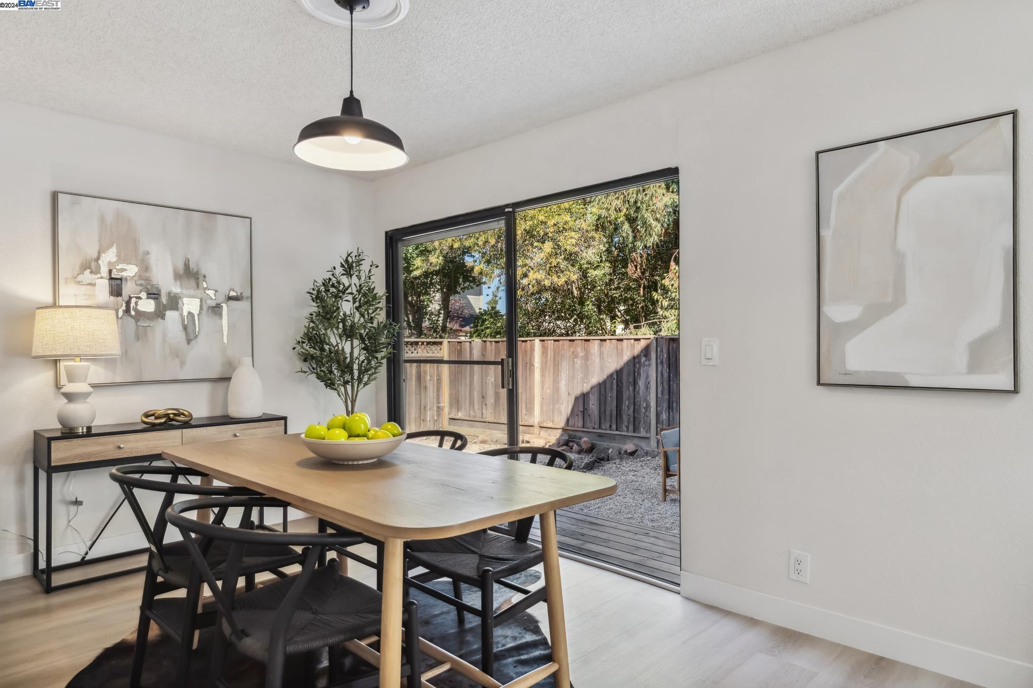 2948 Del Loma Dr